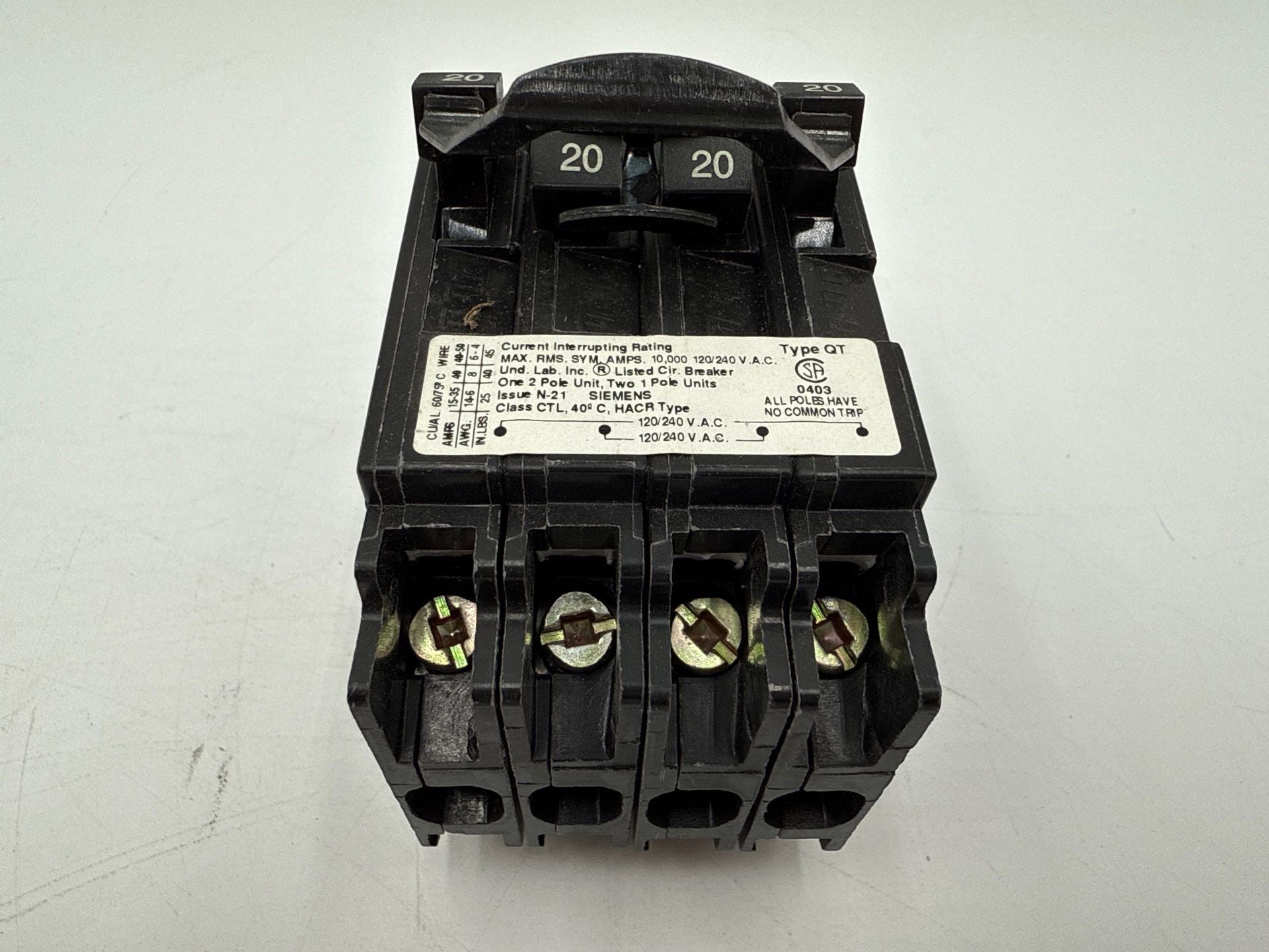 Siemens Q22020 Circuit Breaker Two 2 Pole 20 Amp 120/240V QT Plug-On Quad New