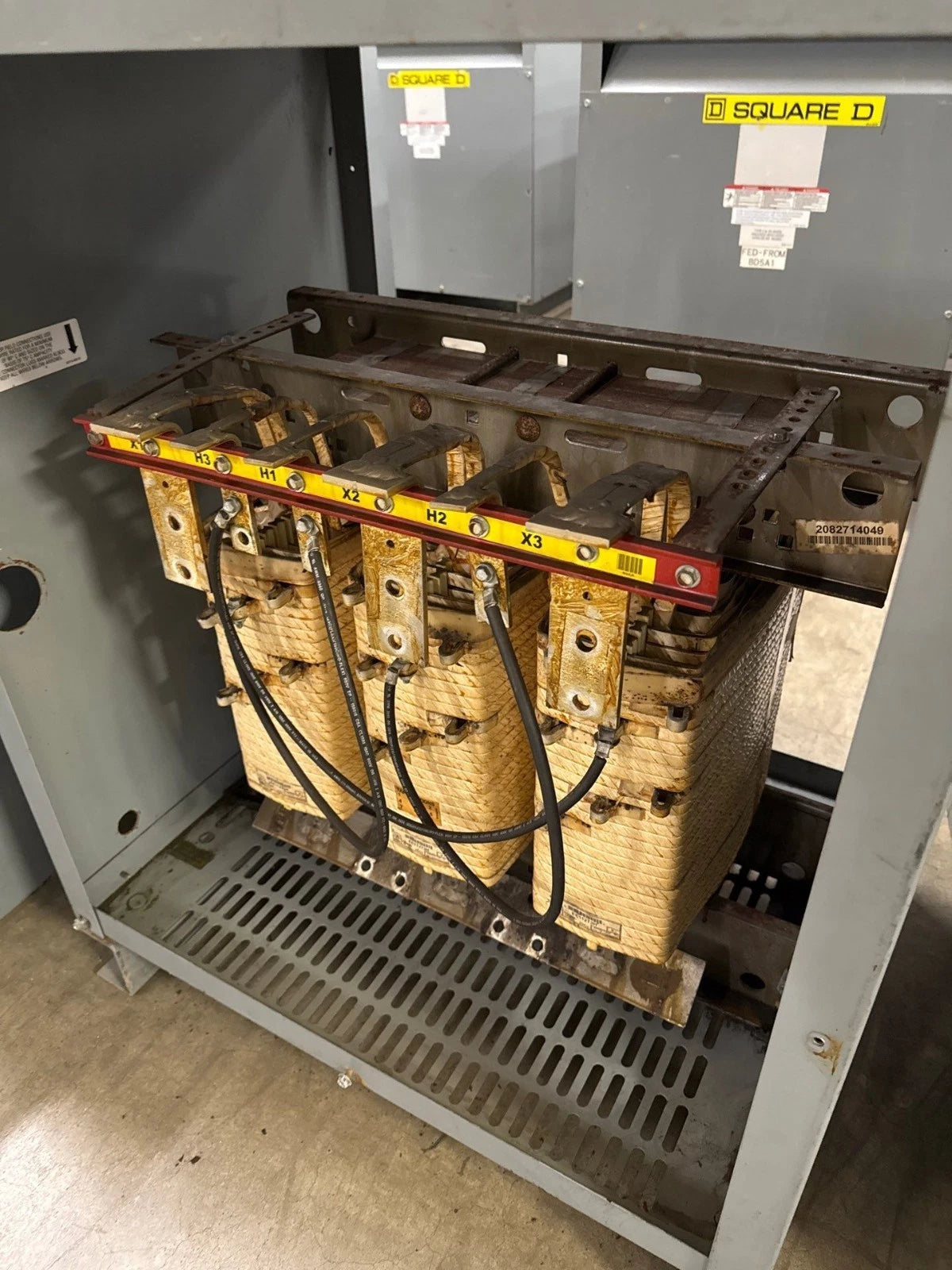 112.5KVA Square D EE112T3H Transformer Pri 480V Sec 208Y/120V 3PH Indoor T279 Used