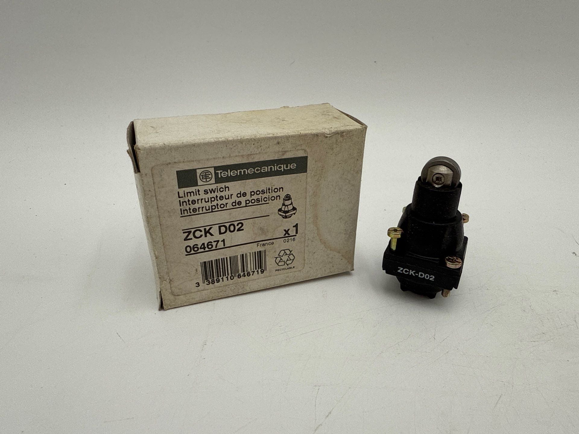 Telemecanique ZCK D02 Limit Switch Heavy-Duty Position Interrupter New