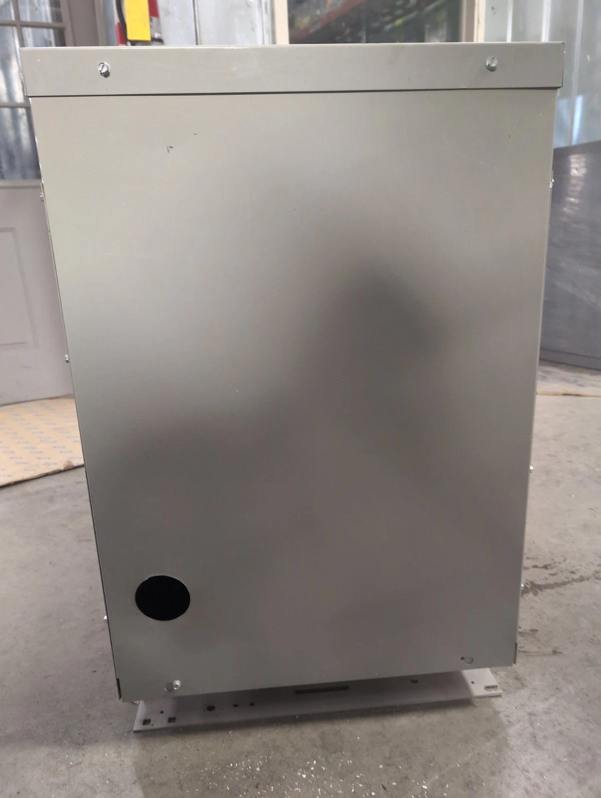 75KVA GE Transformer 9T23B3874 3PH Pri 480V Sec 208/120V Type QL Indoor Encl Used