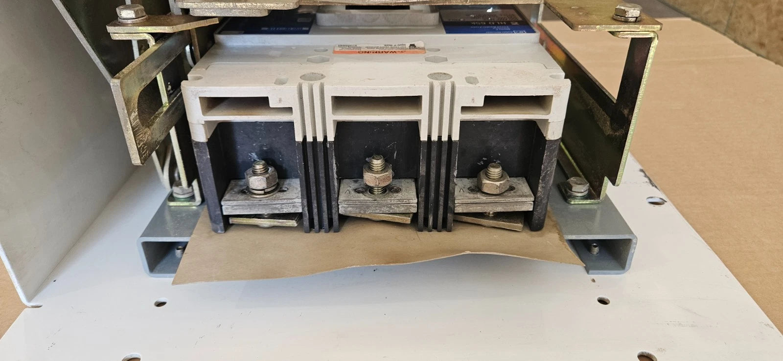 Allen Bradley 2100 Centerline 600A 600V Main Breaker MCC Bucket HLD3600 Used