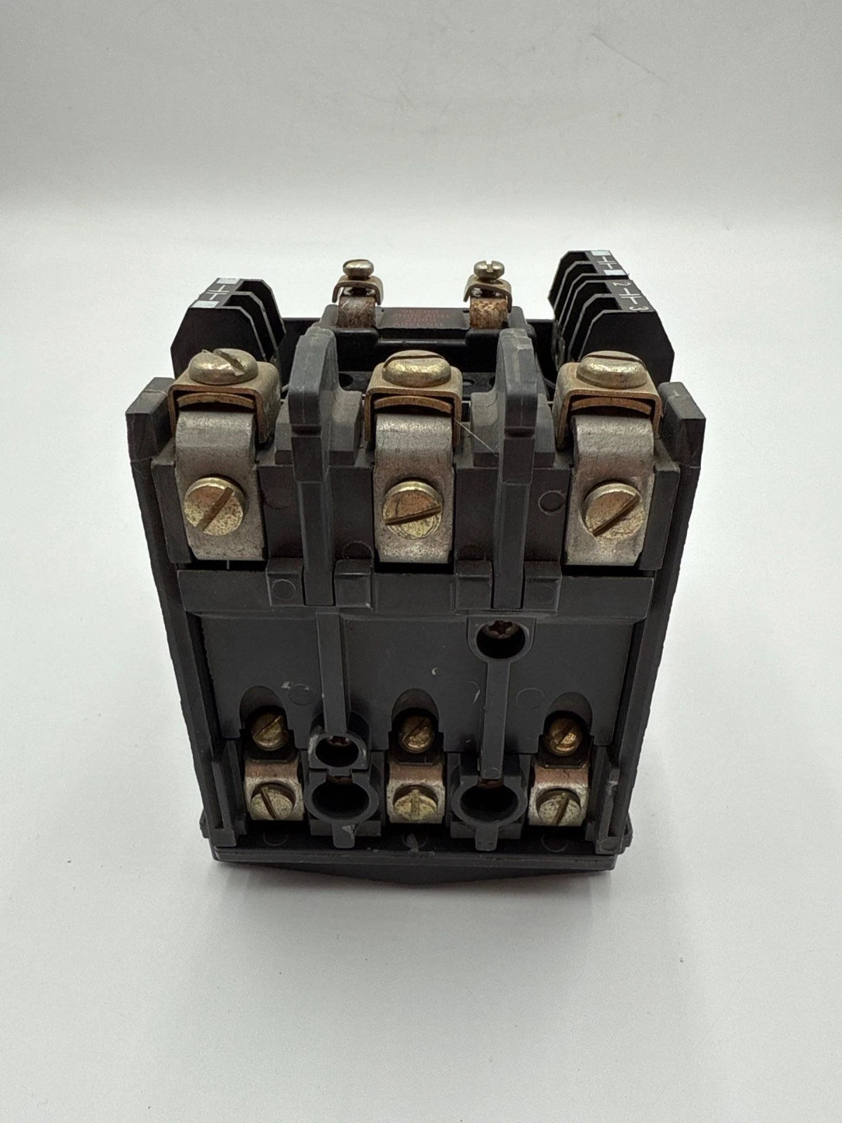 Allen Bradley 500-B0DX21 Contactor NEMA Size 1 27A 3P 600V 10HP Coil 110/120V Used