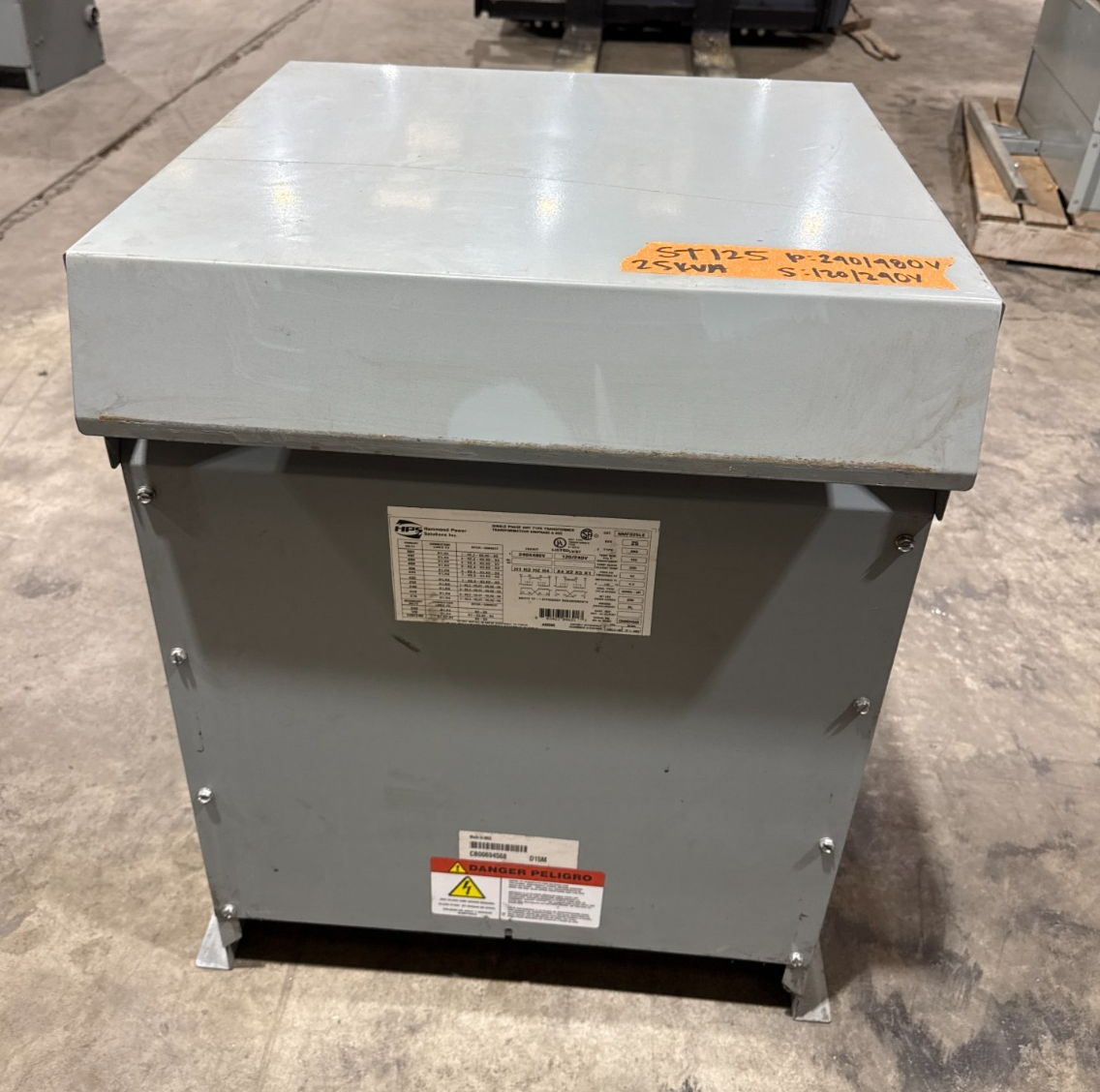 25kVA Hammond NMF025LE Transformer Pri 240/480V Sec 120/240V 1PH Outdoor 3R Encl Used