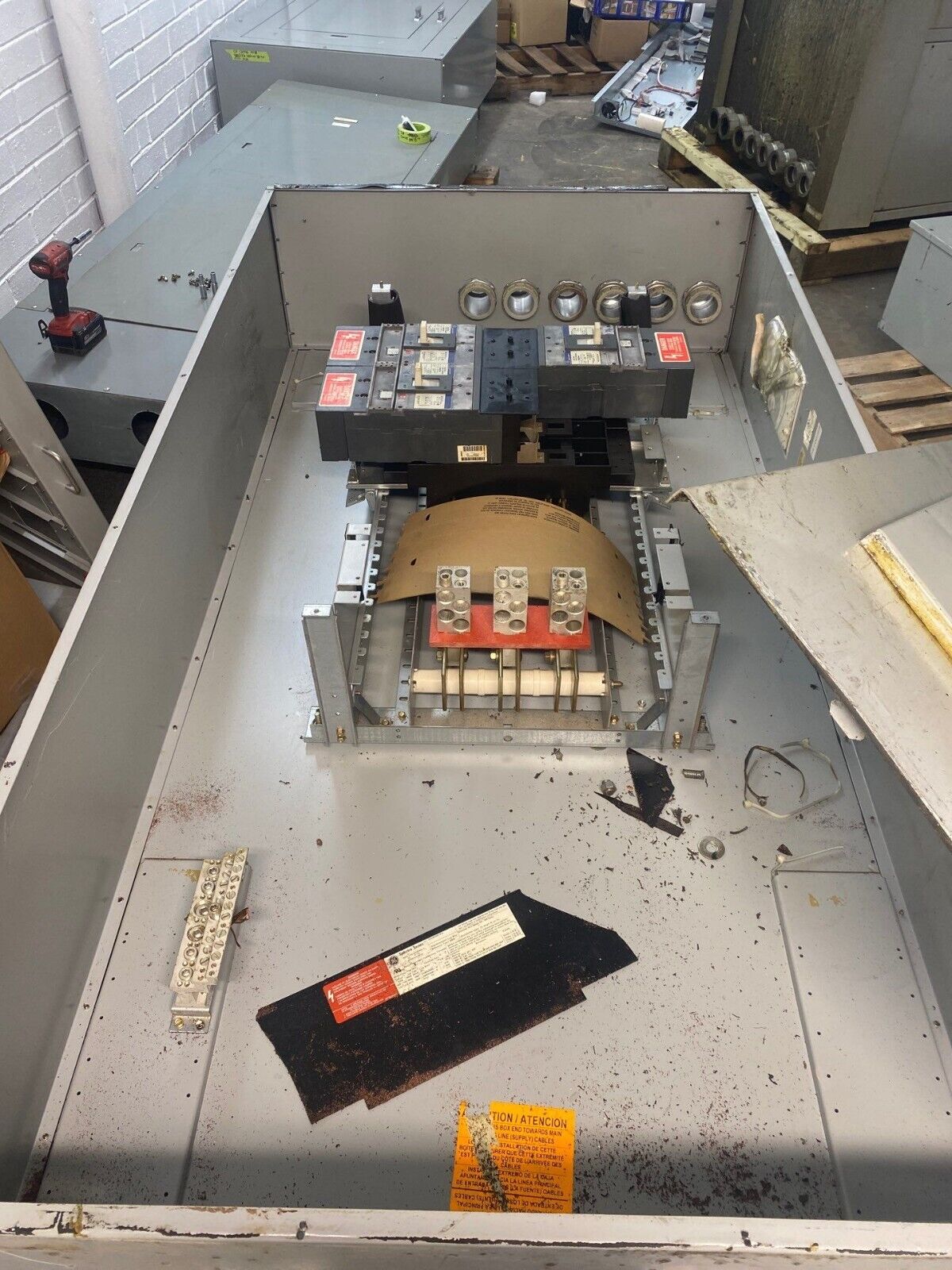 GE APN2312FH2A APN Plug In Panelboard 1200A 240V 3PH 3W Indoor Encl 1200 Amp P494 Used