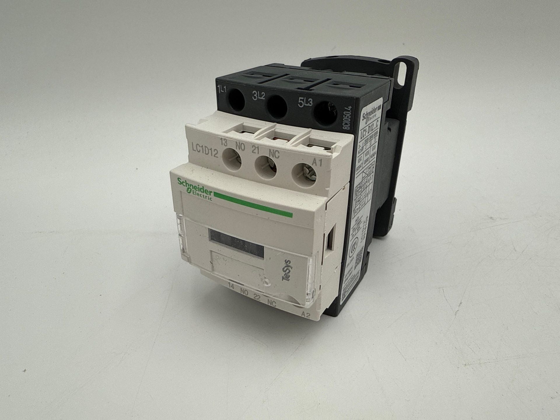 Schneider LC1D12U7 Contactor 12A 3P Coil 240VAC Non-Reversing 7.5 HP at 480V New