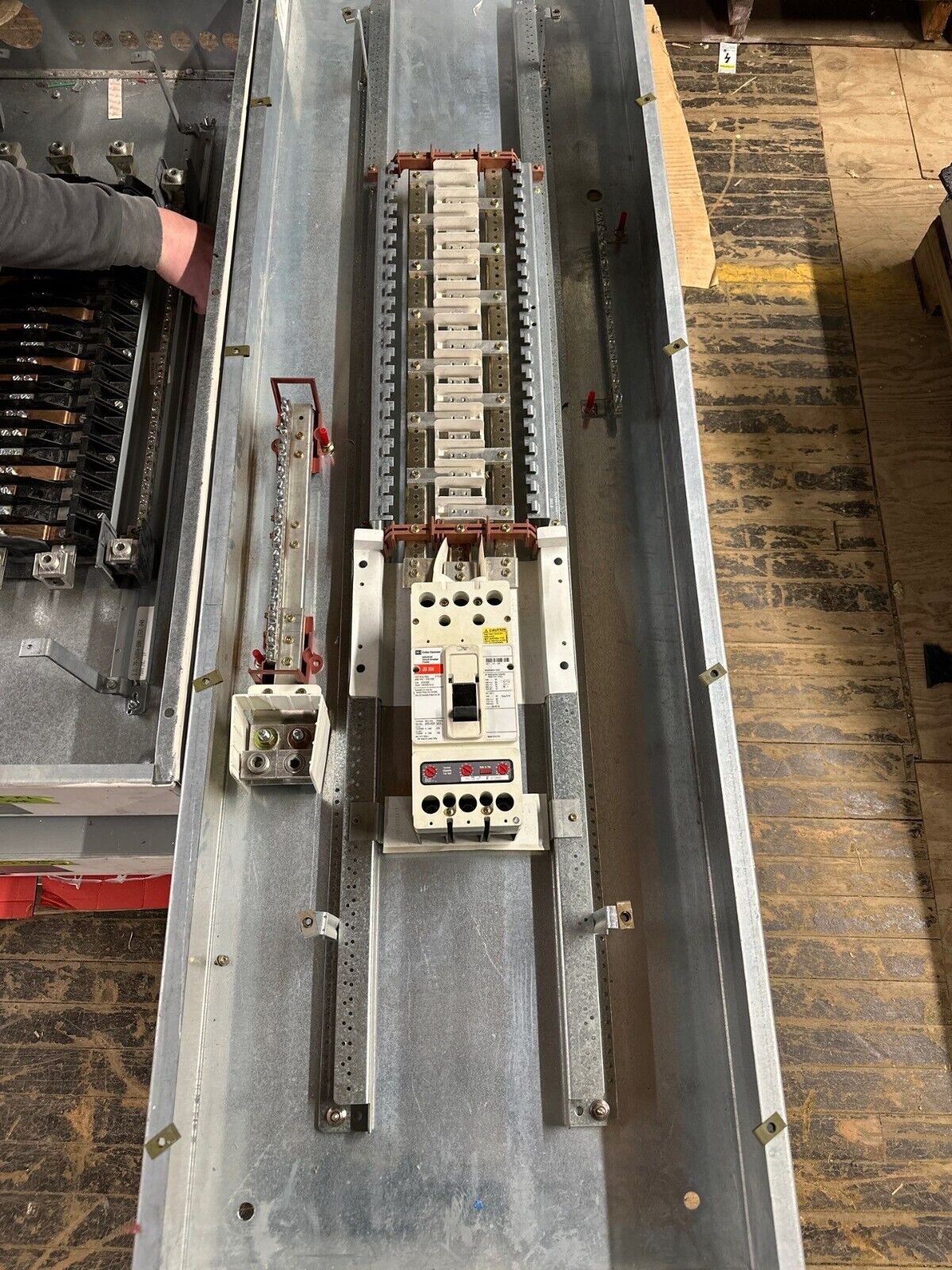 Cutler Hammer PRL1A Panelboard 250A 120/208V 3PH 4W 42Cir Indoor Encl MCB JD3250 P126 Used