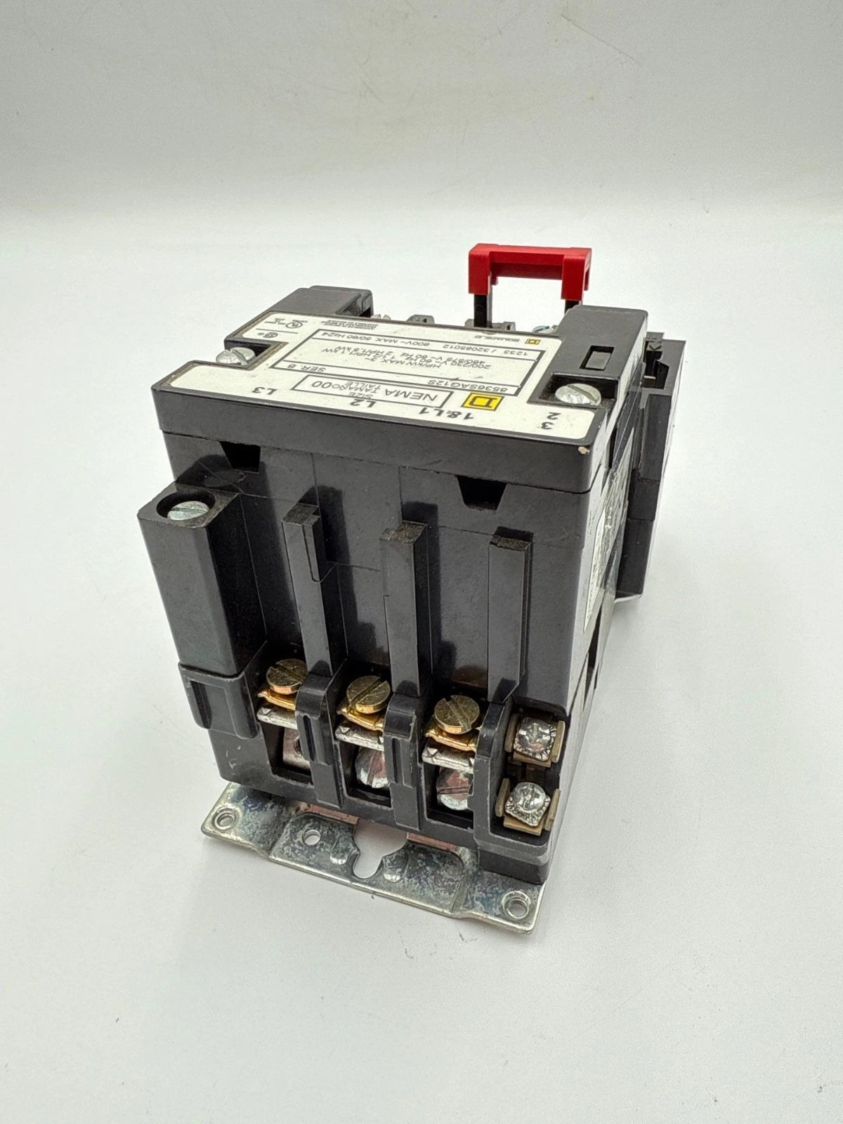 Square D 8536SAG12S Starter NEMA Size 00 3P 2HP 600V Max Coil 208V 9998SAC52 Used