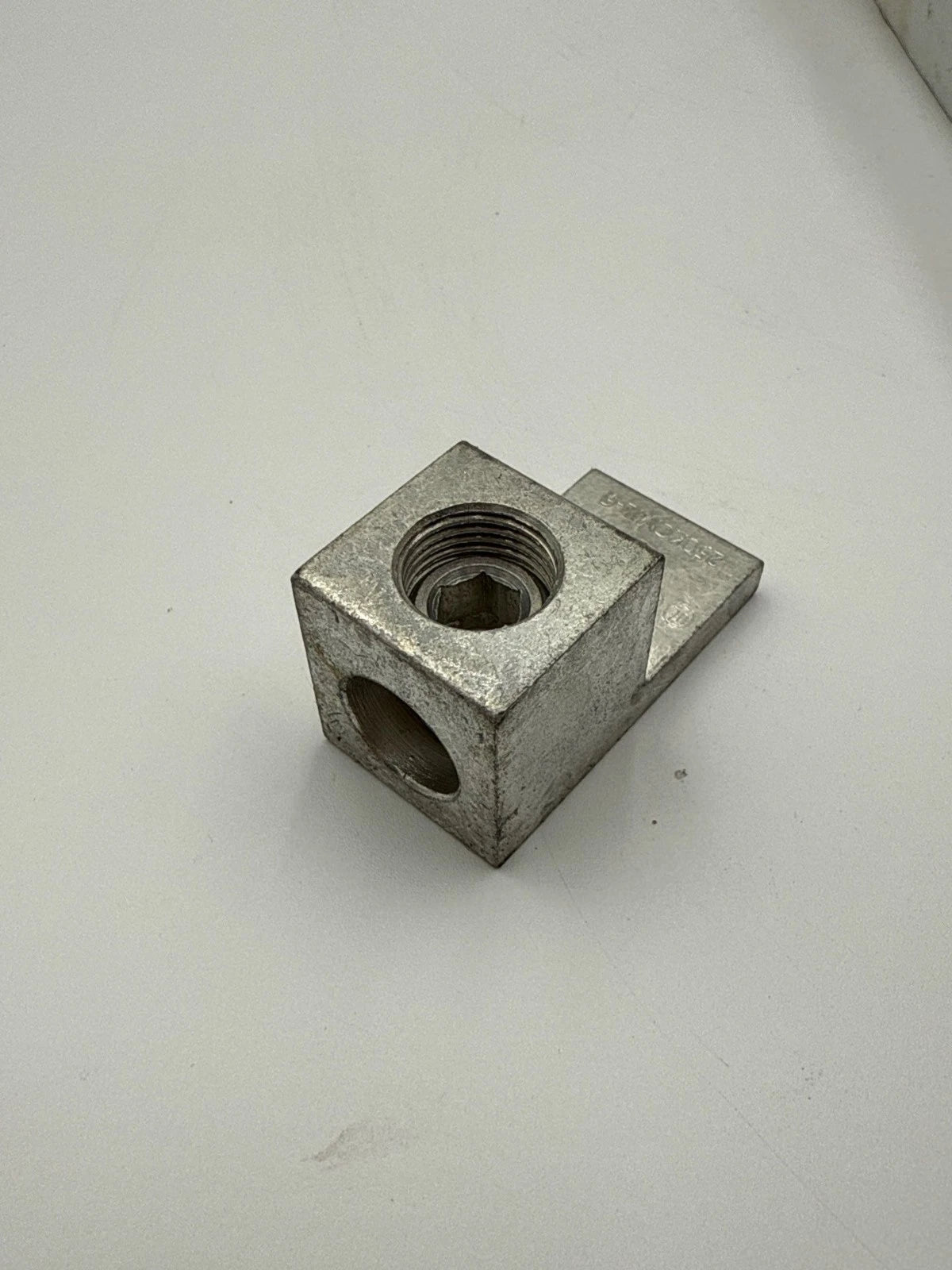 25PC Burndy KA29U 392015 Aluminum Mechanical Terminal Lugs #6-250KCMIL Lot of 25 New