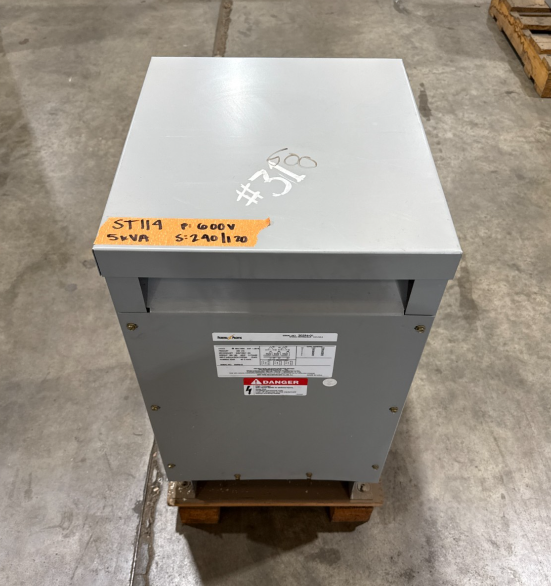 5 KVA Federal Pacific 20296-01 Transformer Pri 600V Sec 240/120V 3PH Indoor Encl New