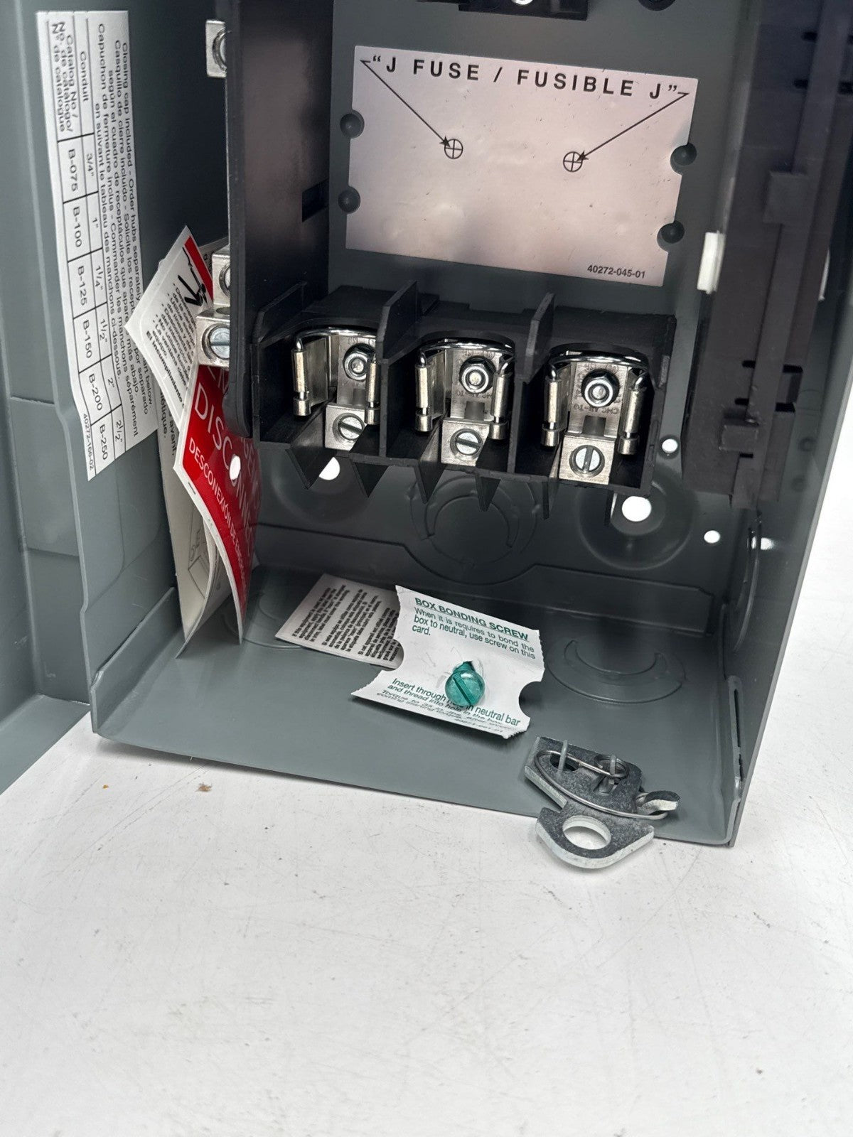 Square D VH361NRB Safety Disconnect Switch 30A 3P 600V Indoor Encl 30 Amp 3 Pole New