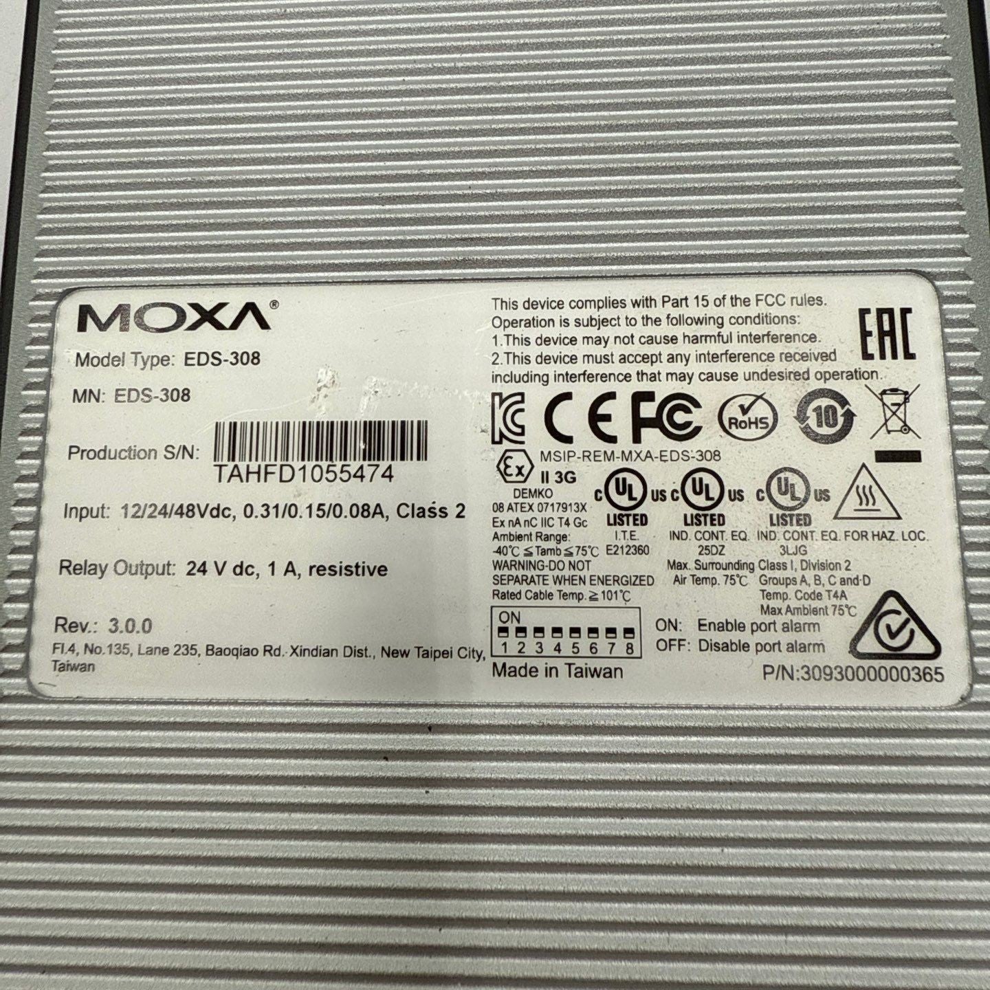 MOXA EDS-308 8-Port Unmanaged Ethernet Switch Rev 3.0.0 3093000000365 24VDC 1A Used