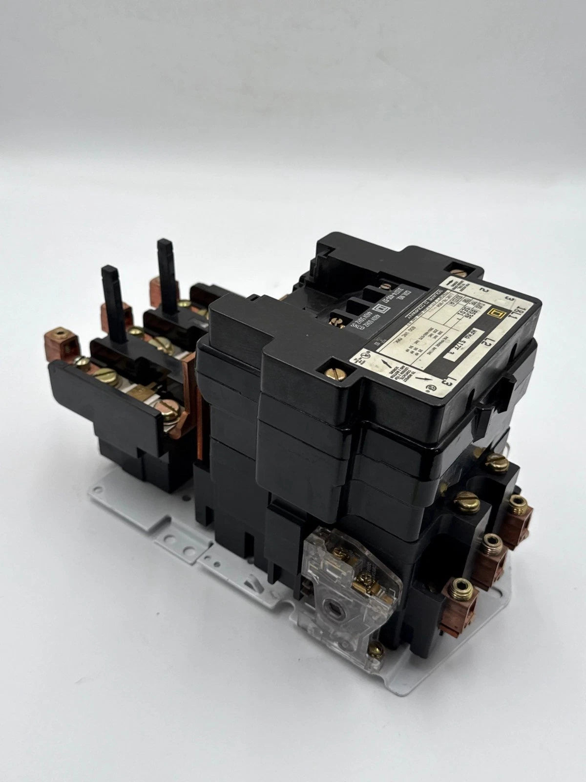 Square D 8536SE01S NEMA Size 3 Starter 90A 3P 600V 3PH 50HP Coil 440/480V Used