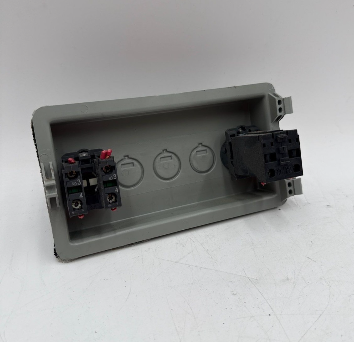 Square D Model 6 Switch Indicator Panel MCC Bucket Motor Control Center Accs Used