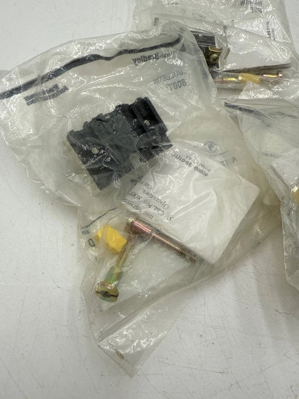 3PC Allen Bradley 800T-XD1 Contact Block 1 N/O TYPE 4, 13 30MM 600V 800TXD1 New