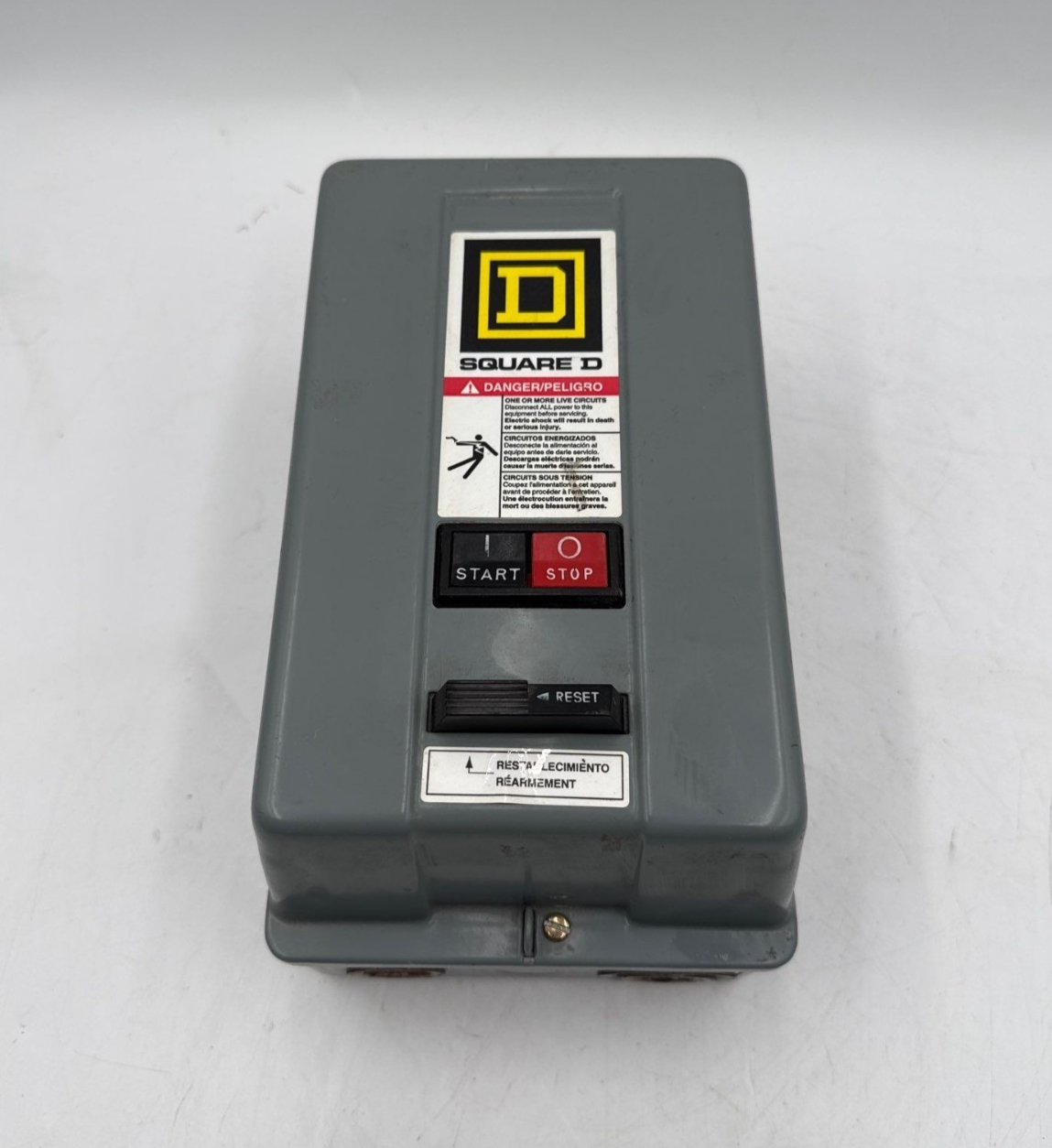 Square D 8536SCG3S Enclosed Starter NEMA 1 Coil 220/240V Start Stop Control Used