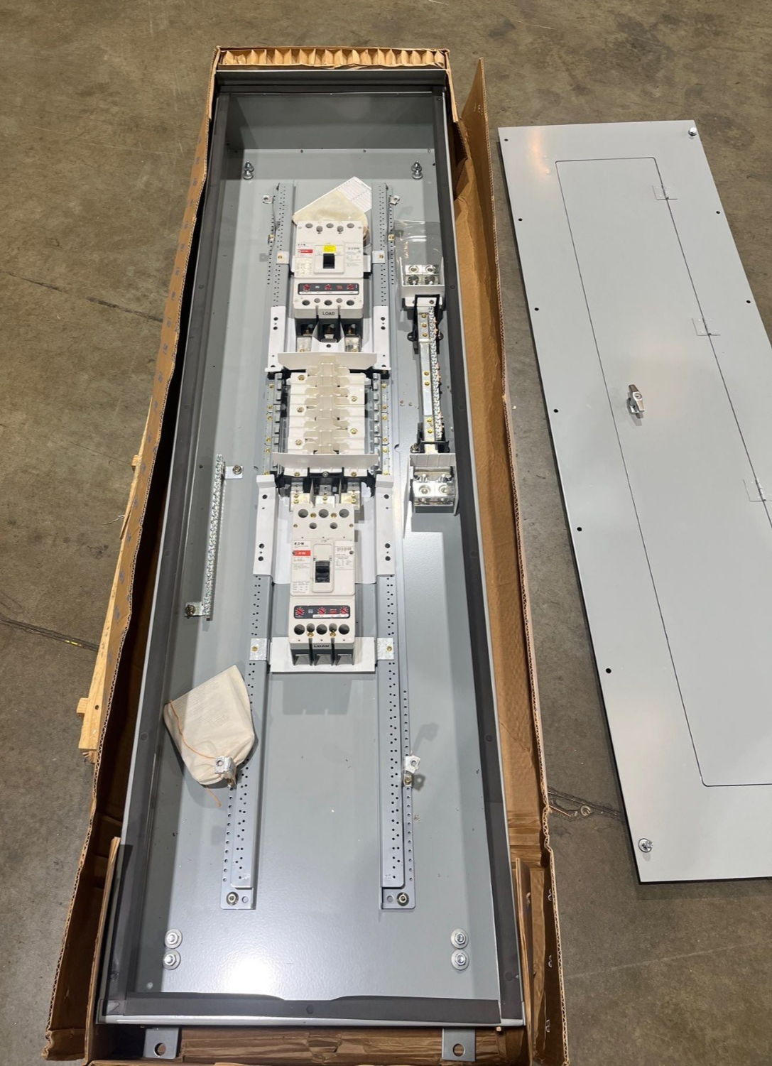 Eaton PRL2A Panelboard 400A 480/277V 3PH 18Cir MCB Panel 250A Subfeed 3R Encl