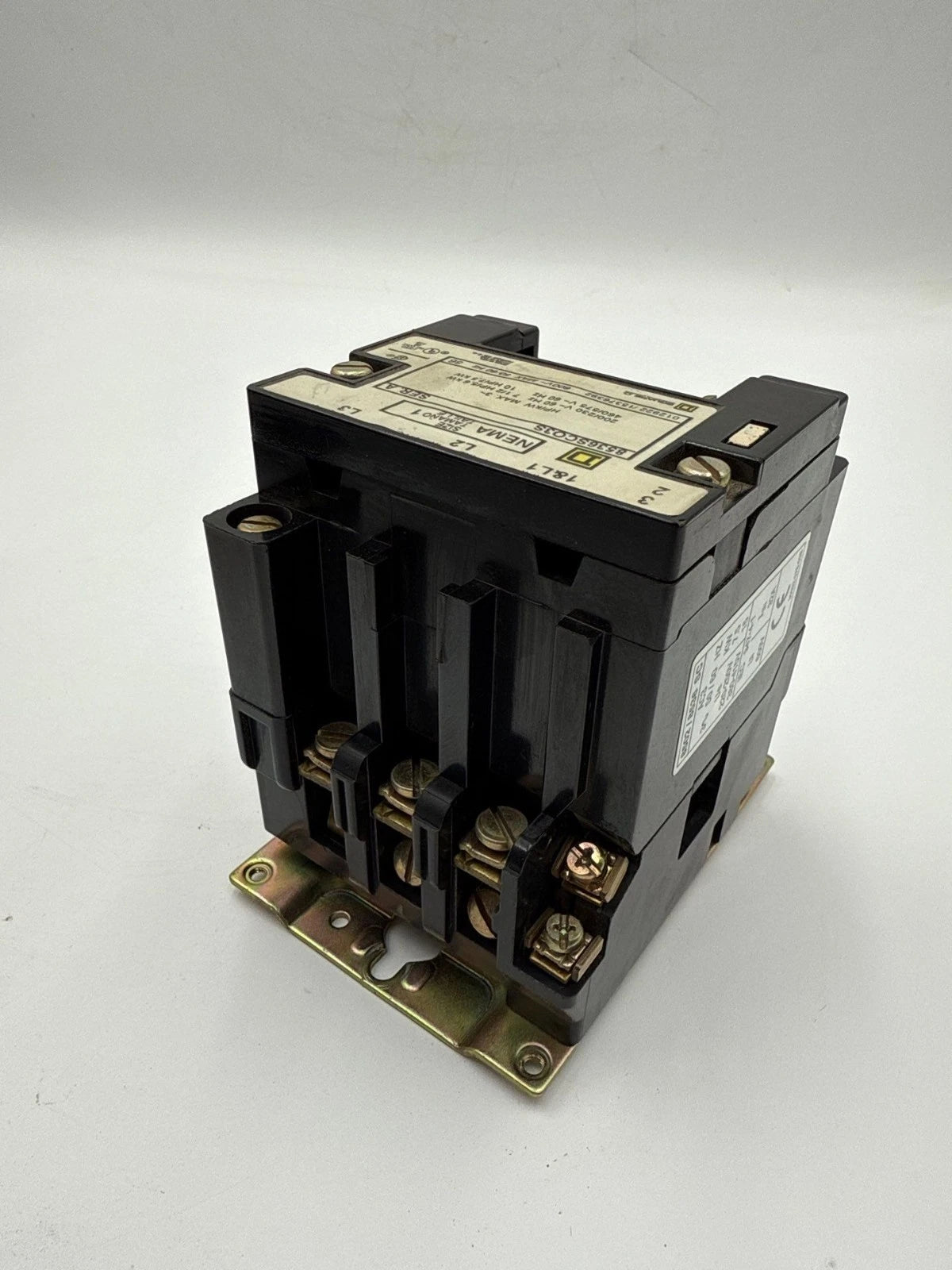 Square D 8536SCO3S NEMA Size 1 Contactor 3P 600V 3PH 10HP Coil 110/120V Ser A Used