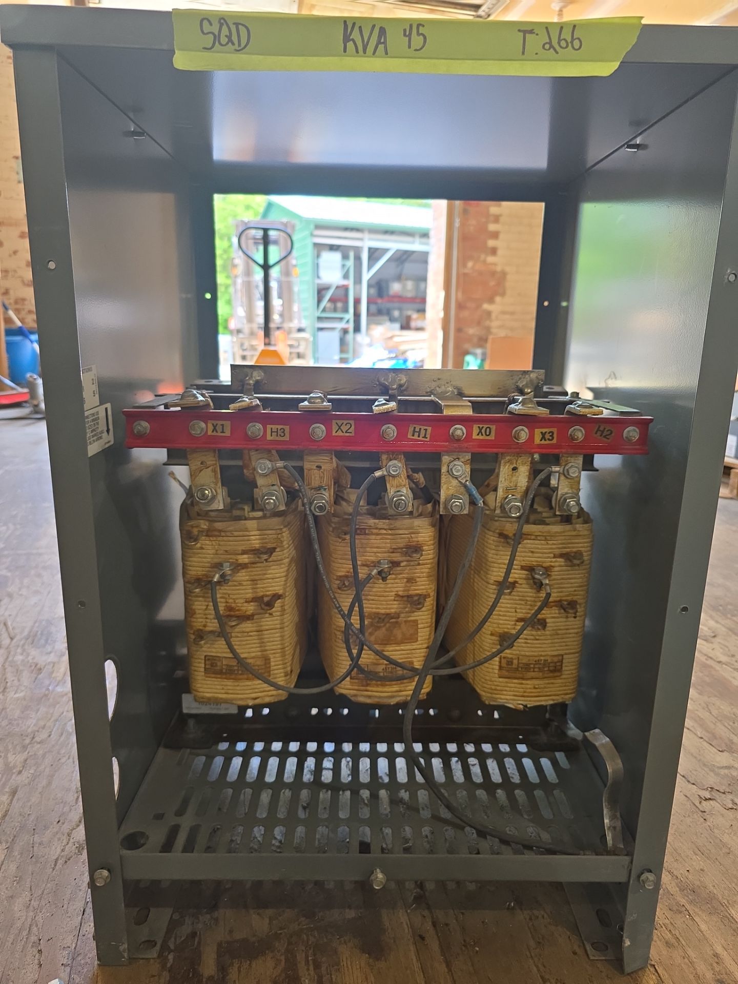 45kVA Square D 45T3H Sorgel Transformer 3PH Pri 480V Sec 208/120V Indoor T266 Used