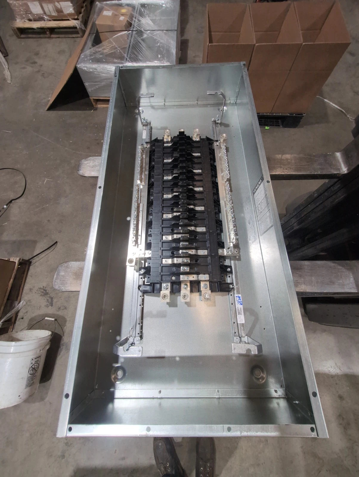 Siemens P1 Panelboard 250A 480/277V 3PH MLO Panel 250 Amp 42 Cir P1E42ML250ATST New