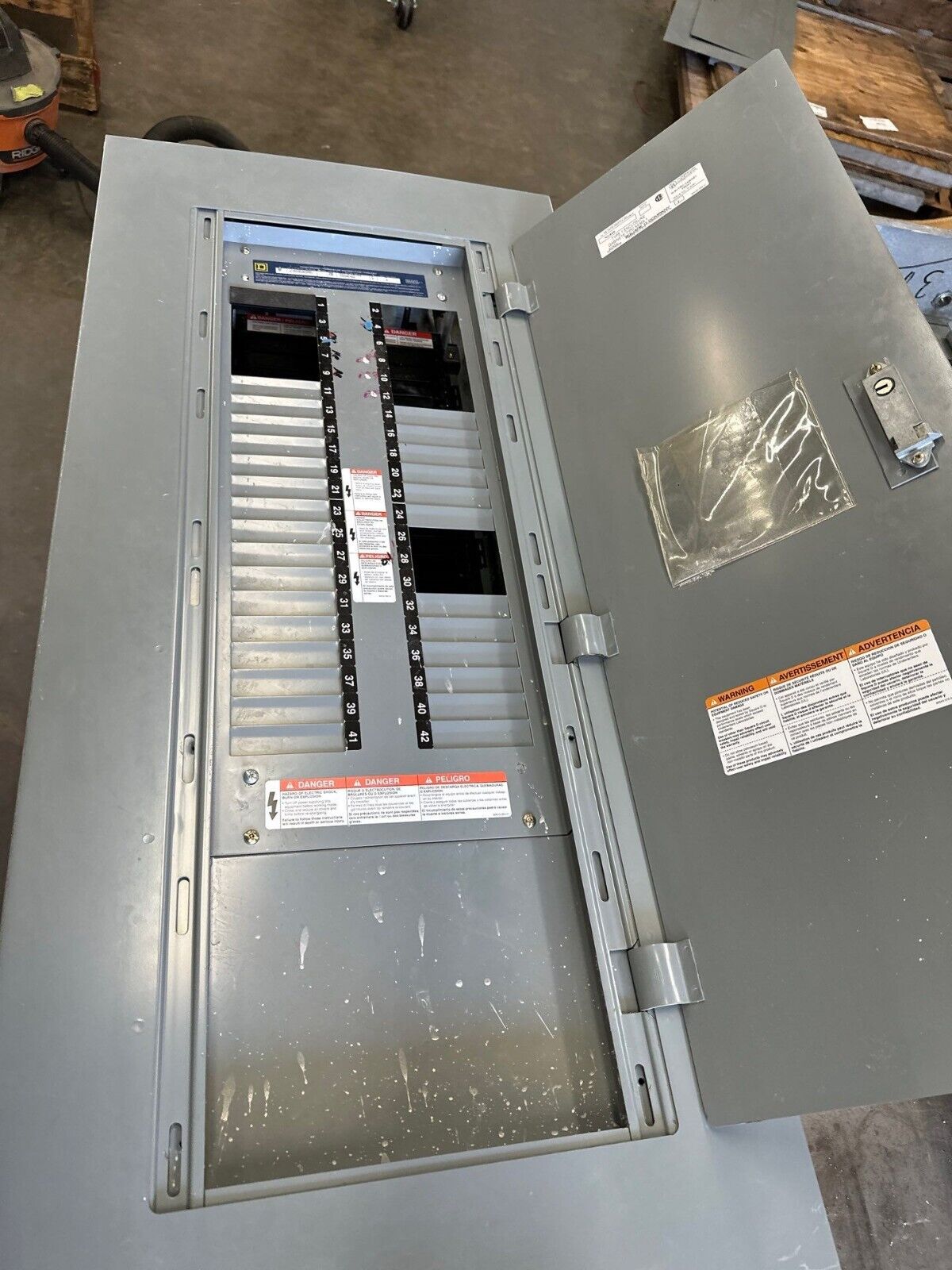 Square D NF Panelboard 250A 600Y/347V 3PH 4W 42 Circuit Indoor Encl 250 Amp MLO P355 Used