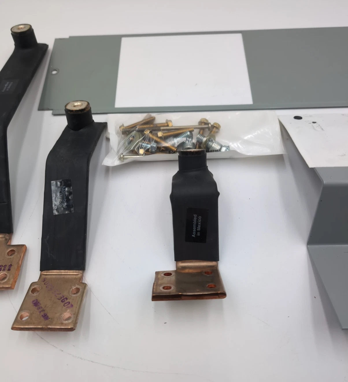 Eaton KPRL4LG 600A 600V Mounting Kit 3P 600 Amp LGH LGE Breakers Single 17" Long Used