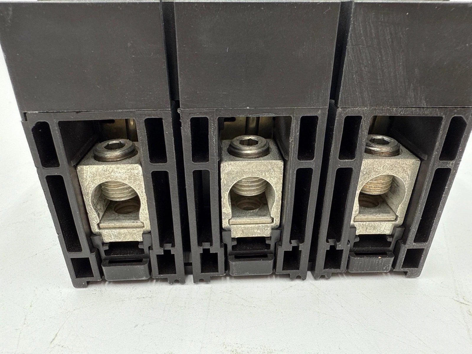 Square D HJL36050 Circuit Breaker 50A 3P 600V 3PH HJL 50 Amp 3 Pole PowerPact HJ