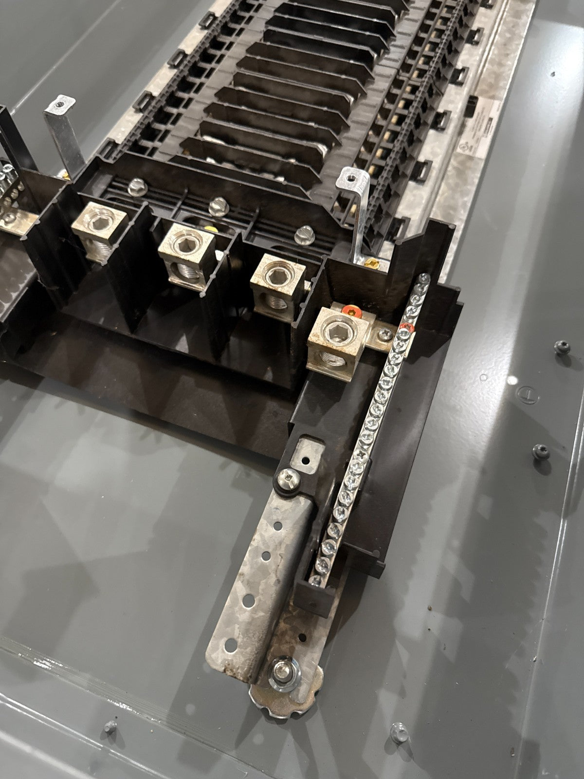 Square D NQ442L2C Panelboard 225A 240V 3PH 4W 42 Cir MLO 225 Amp Panel 3R Encl New