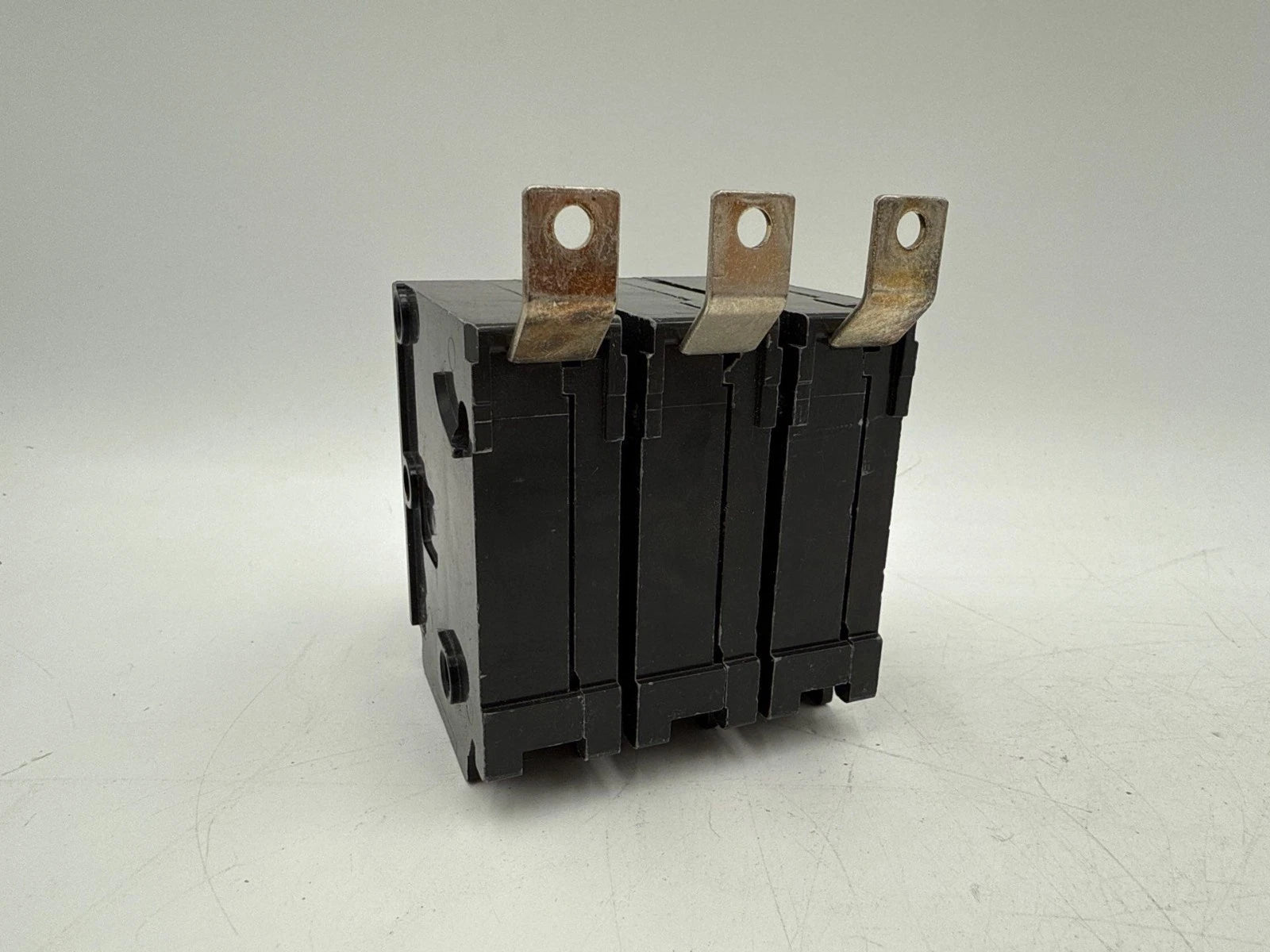 Siemens B330 Circuit Breaker 30A 3P 240V 3PH BL 30 Amp 3 Pole Bolt On Used