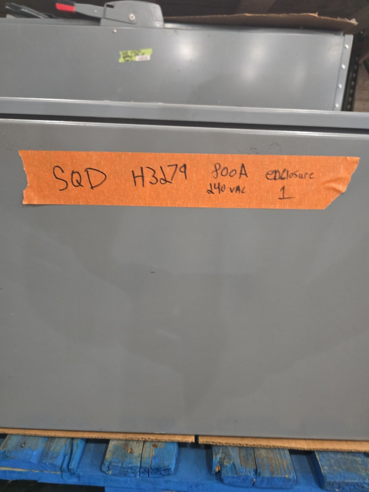 Square D H327N Safety Disconnect Switch 800A 3P 240V 3PH NEMA 1 Fusible 800 Amp Used