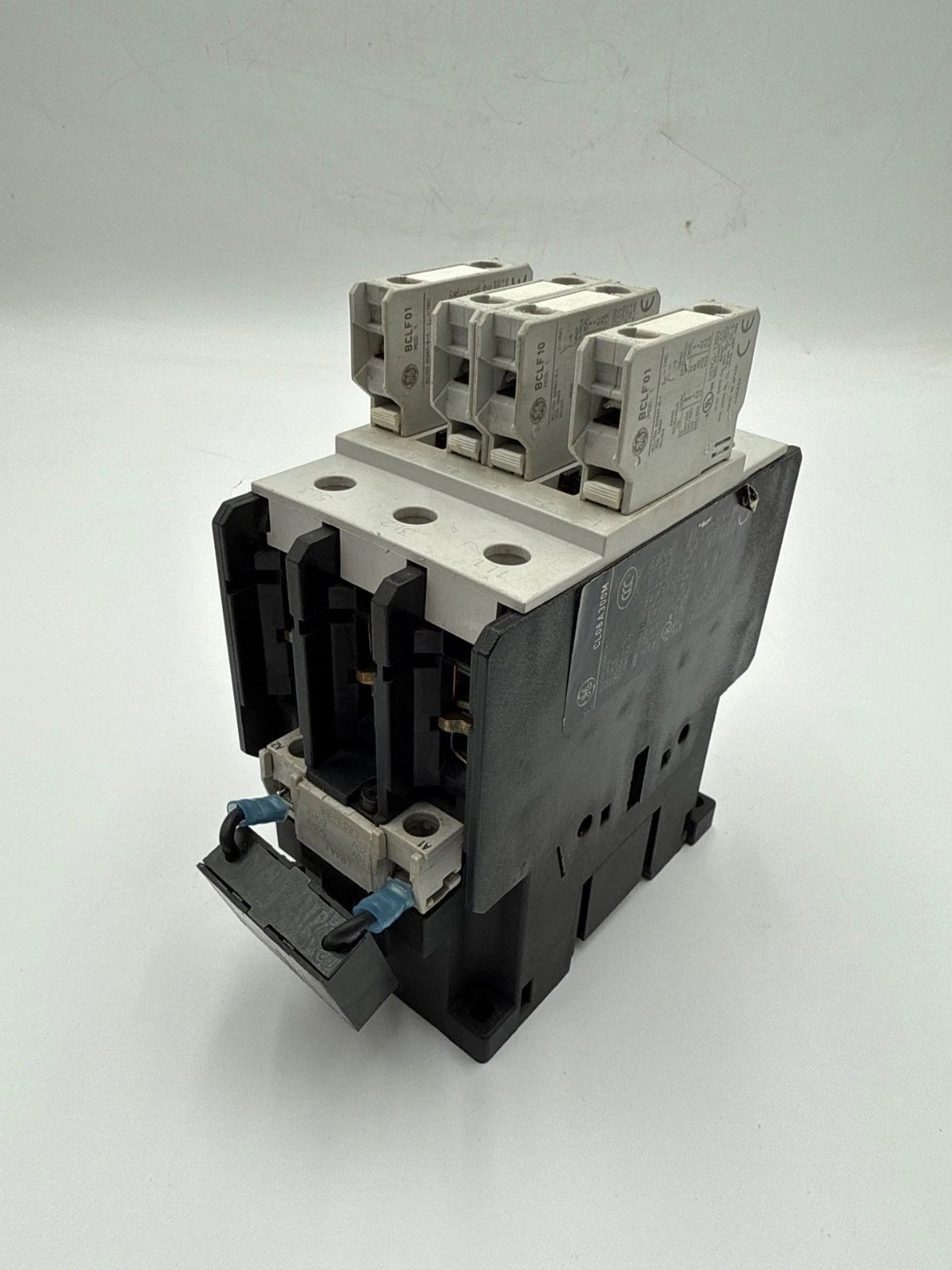 GE CL06A300M Contactor 80A 3P 600V 3PH 40HP Coil 110/120V Aux Contact BCLF01 Used