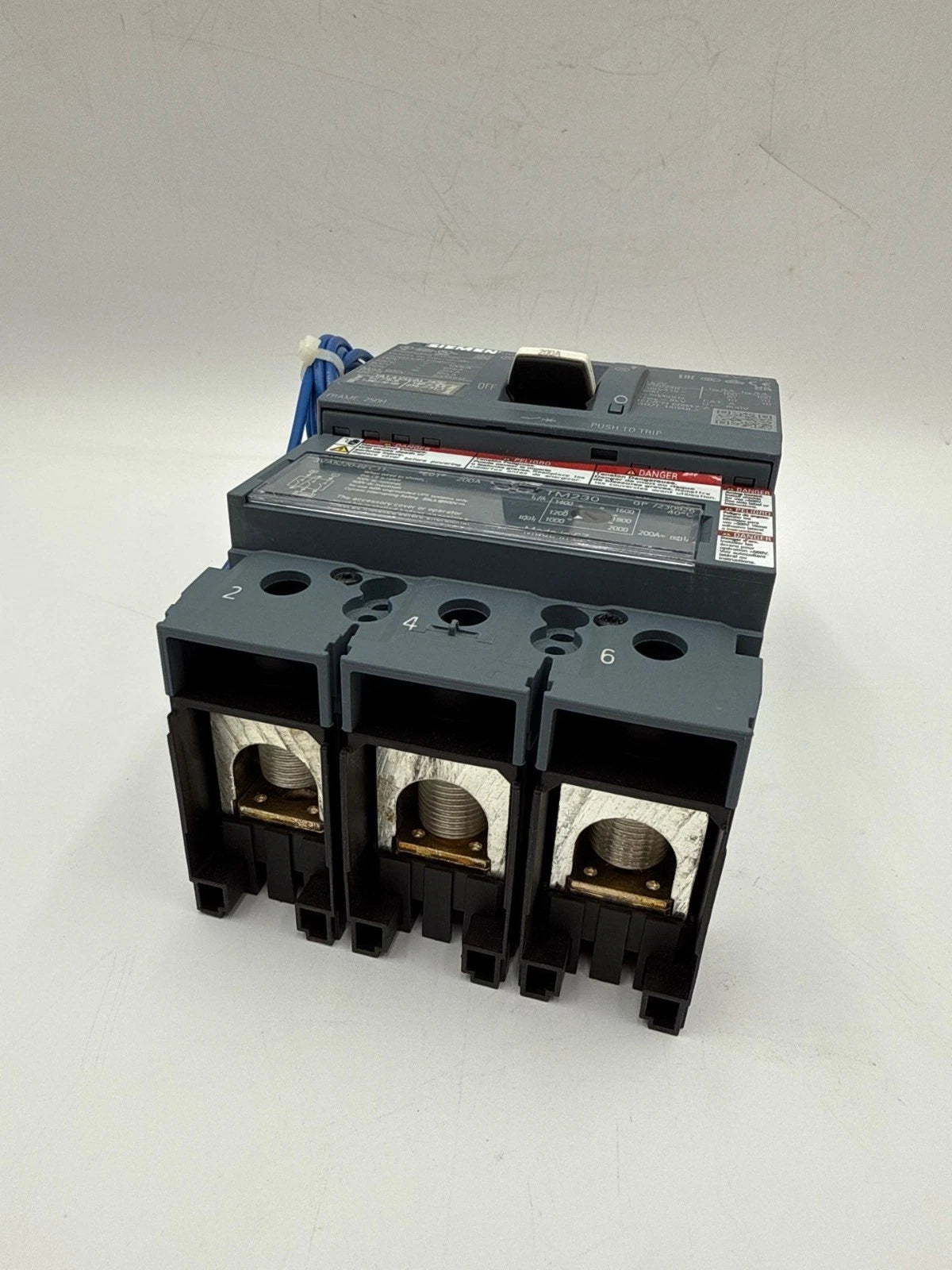 Siemens 3VA5220-6EC31-0AA0 Circuit Breaker 200A 3P 600V Shunt Trip 3VA9978-0BL32 New