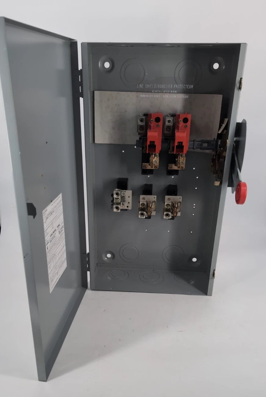 Eaton DH224NGK Safety Disconnect Switch 200A 2P 240V Type 1 Encl NEW New