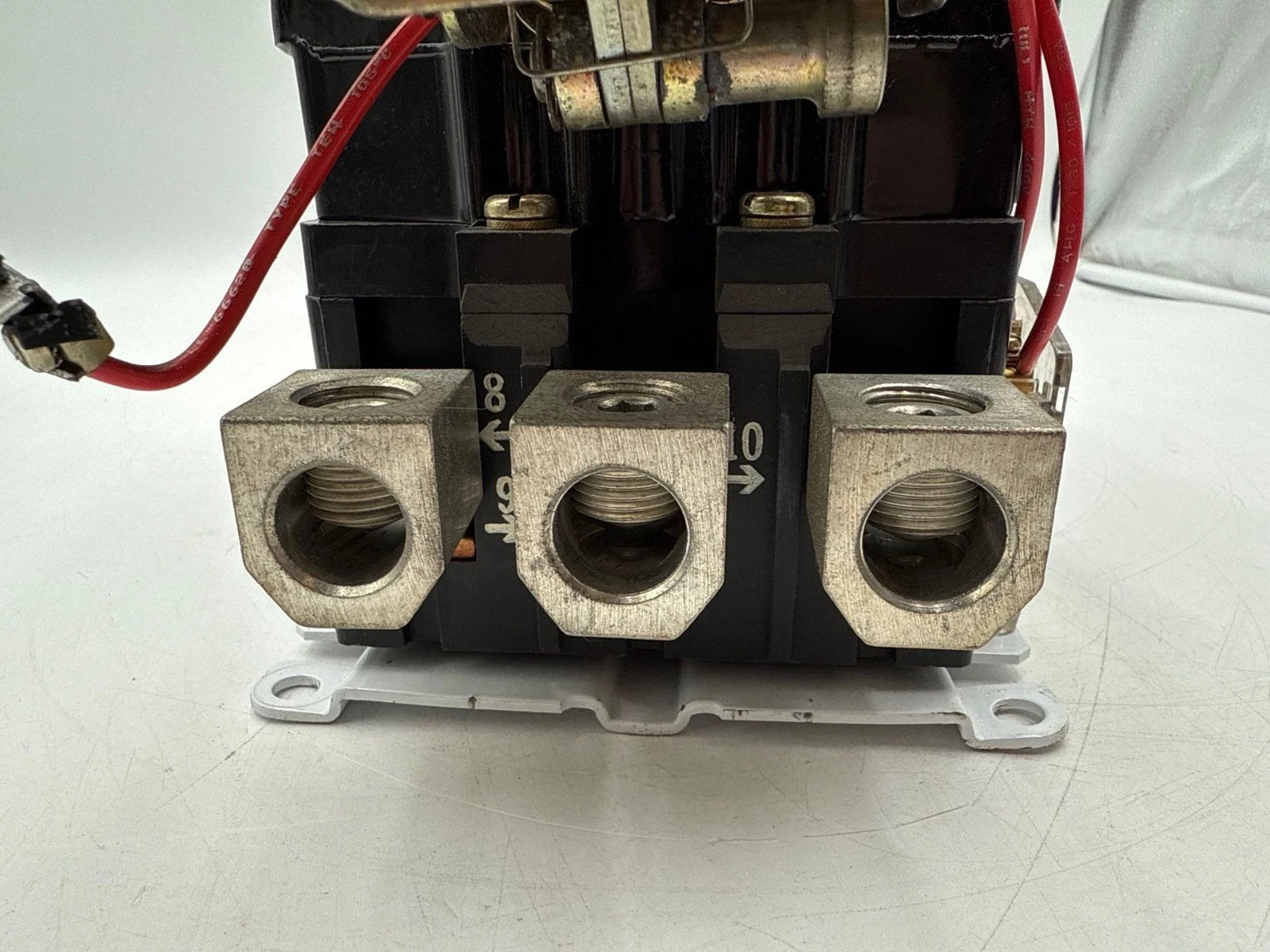 Sq D 8903SV011 Lighting Contactor Coil 110/120V 200A 3P 600V Mechanically Held Used