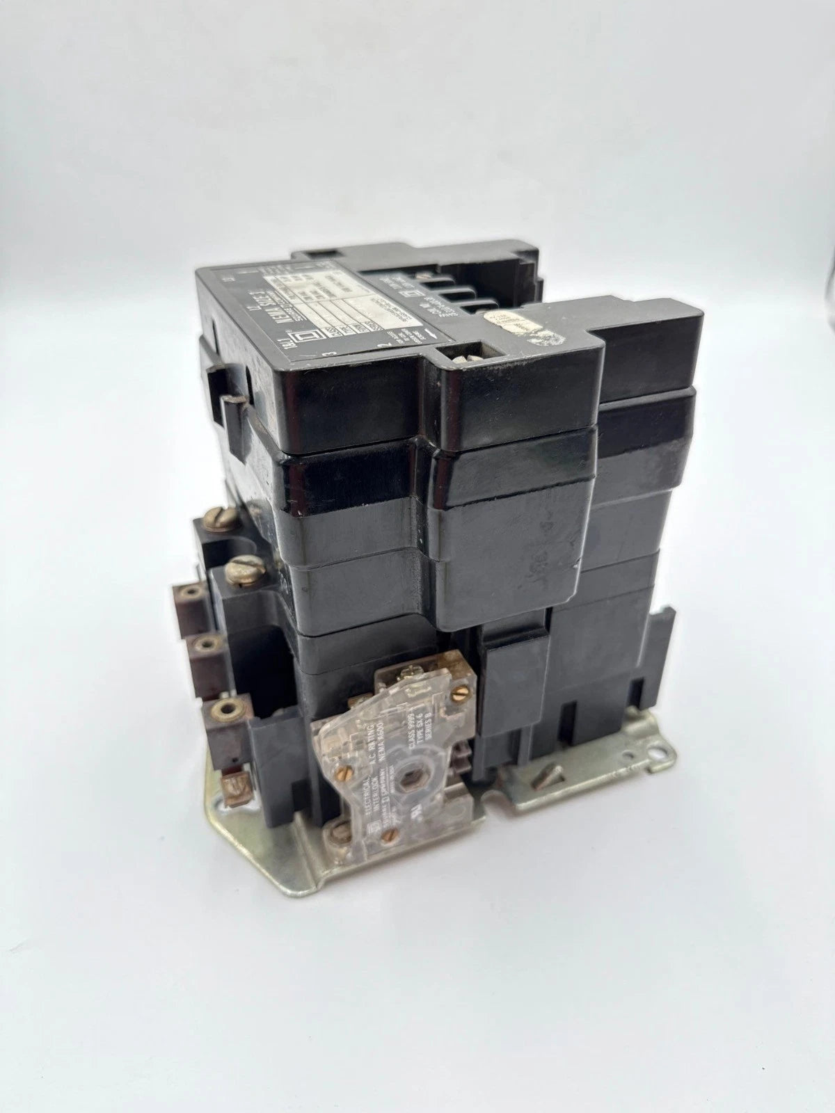 Sq D 8536SEO1S Y22 Contactor 90A 3P 600V NEMA Size 3 Coil 110/120V 31074-400-38 Used