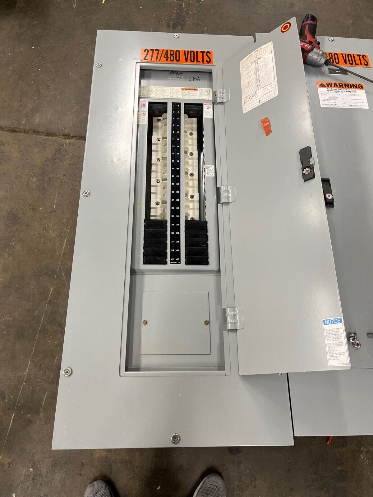 CH PRL2A Panelboard 225A 277/480V 4W 3PH MLO Indoor Enclosure YS2048 42 Circuit P595 Used