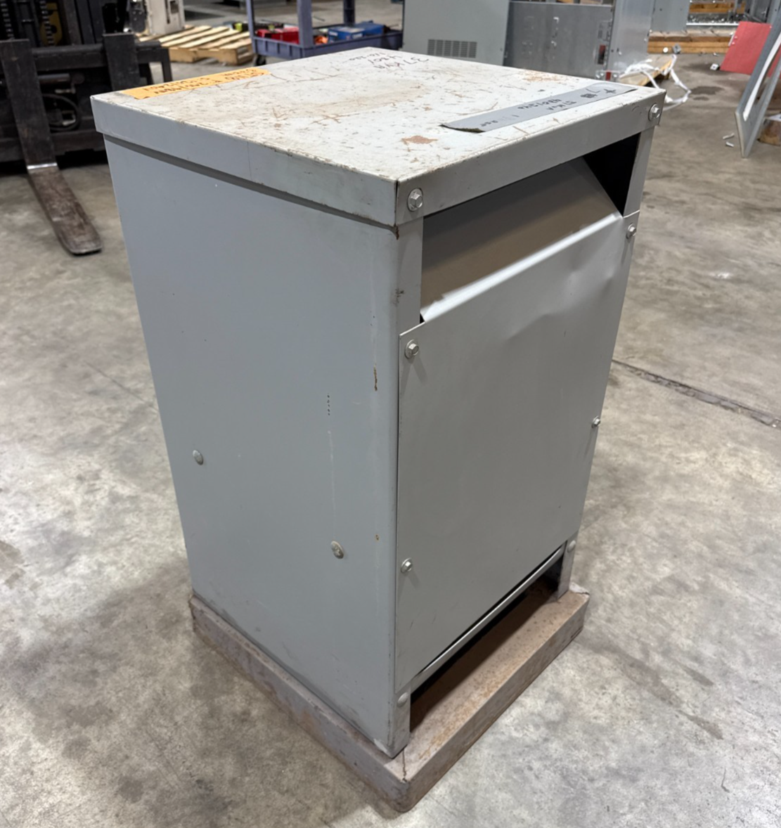 37 KVA Hevi-Duty S5HB37S Transformer Pri 240/480V Sec 120/240V 1PH Indoor Encl Used