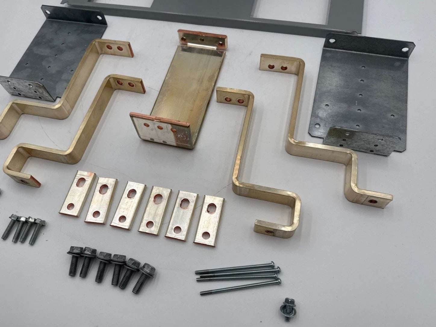 Siemens S3VA52TD Strap Kit For Use With 3VA52 3VA61 3VA62 Breakers P5 Panelboard Used