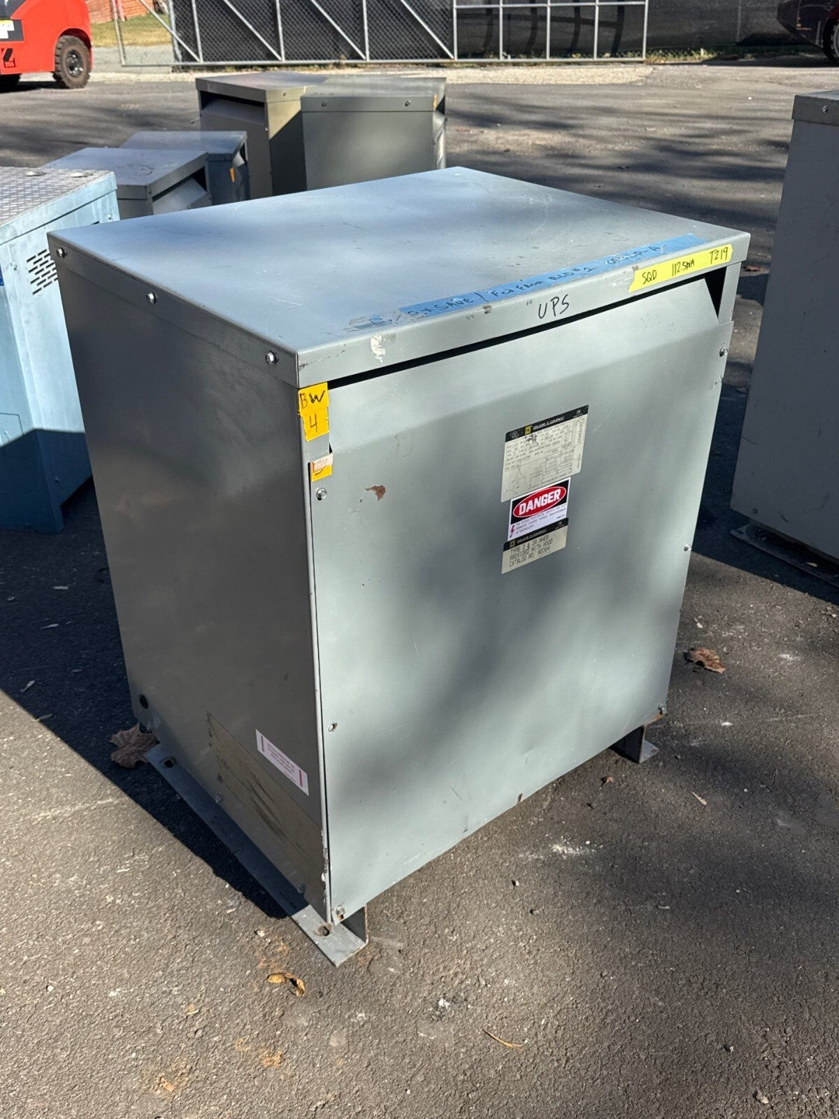 112.5KVA Square D 112T3H Transformer Pri 480V Sec 208/120V 3PH Type 2 Encl Used