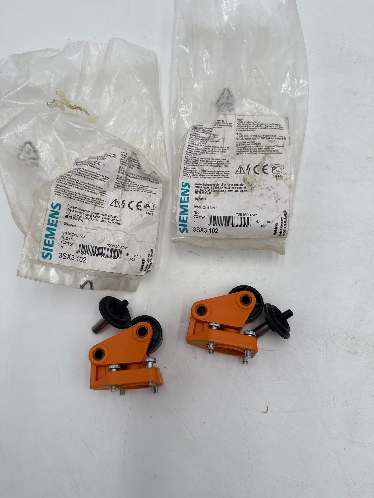 Siemens 3SX3 102 Roller Lever Actuator Pivot Arm Angle Roller Head New
