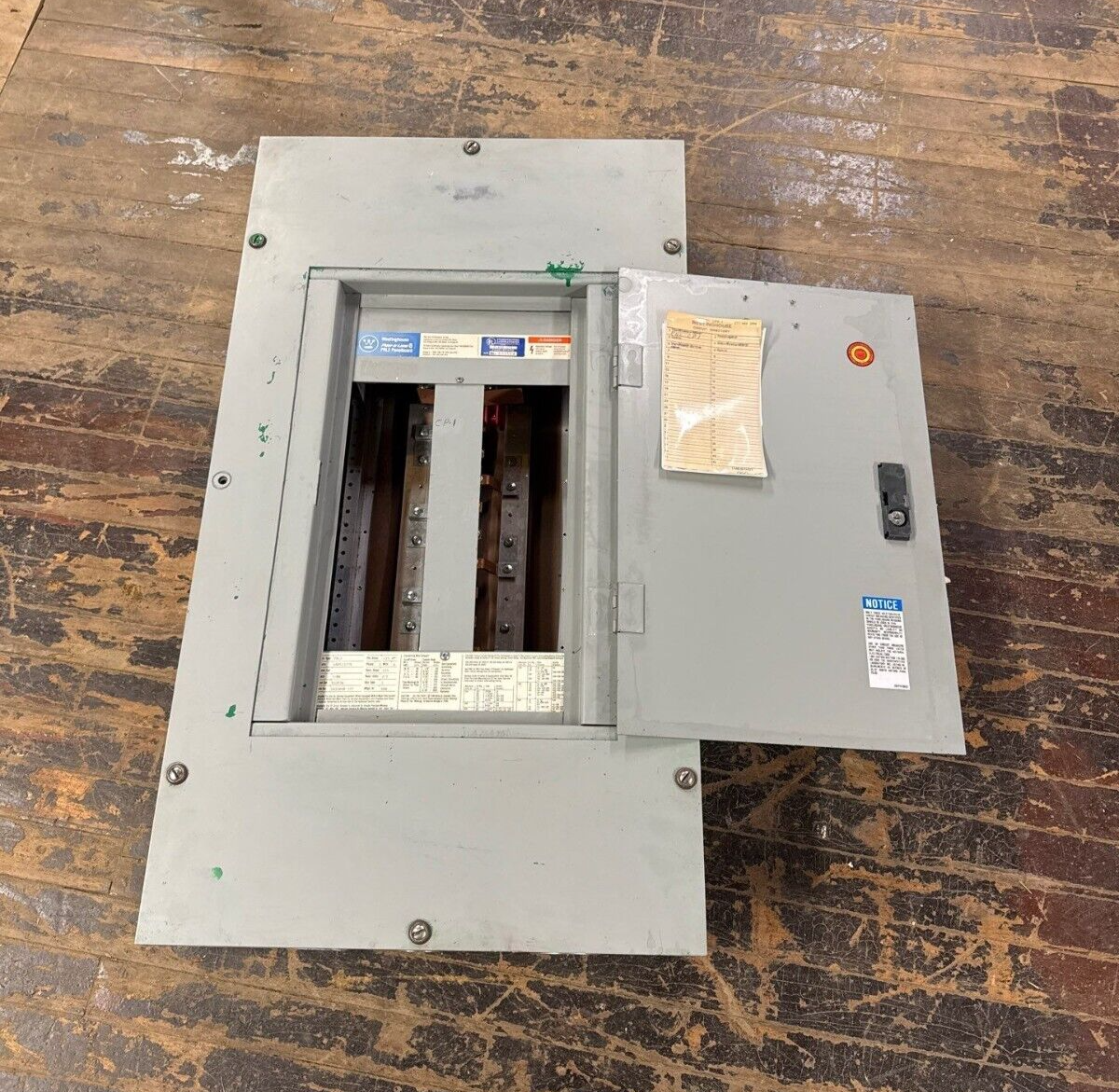 Westinghouse PRL3 Panelboard 225A 480/277V 3PH 4W 18 Cir Indoor Encl MLO YS2036 P320 Used