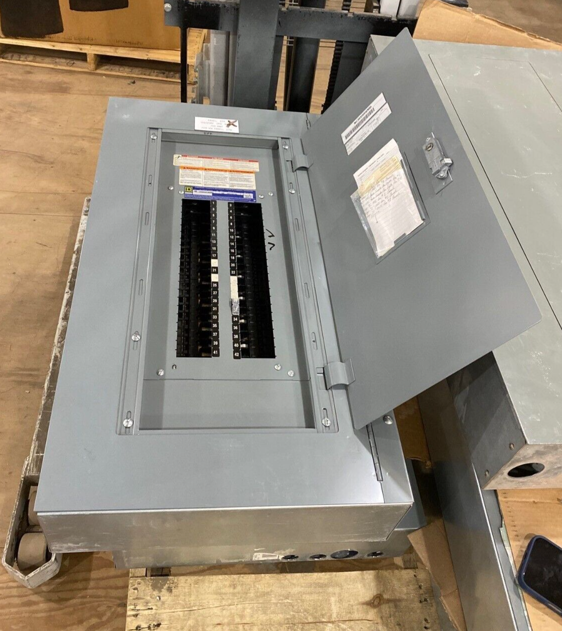 Square D NQ Panelboard 100A 208Y/120V 3PH 4W 42 Circuit Indoor Encl MLO MH38BE P650 Used