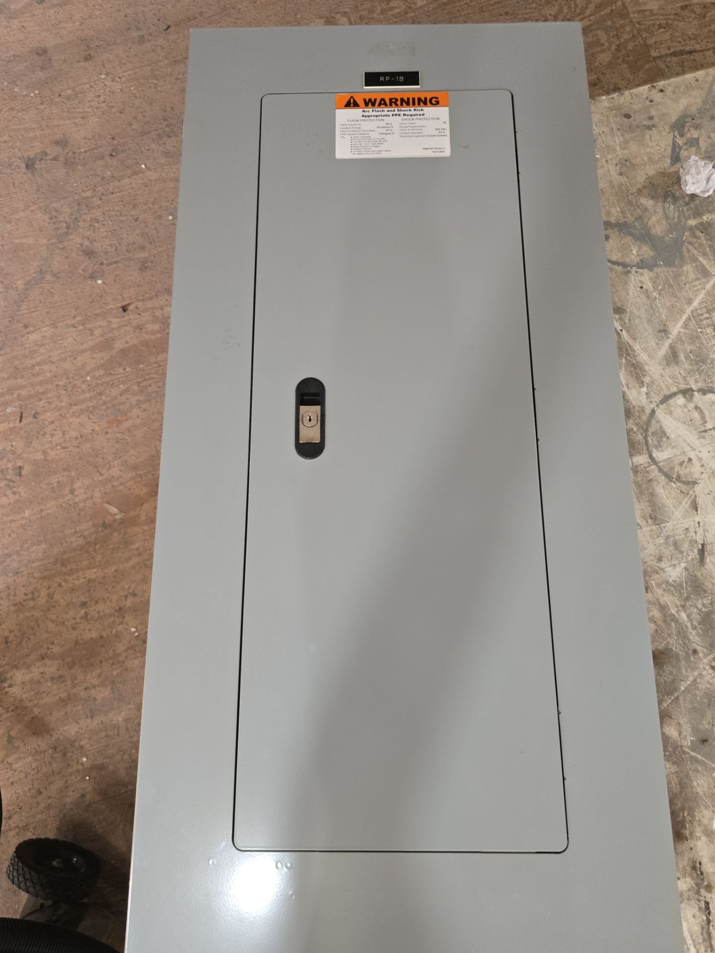 Siemens P1 P1C42ML250ABF Panelboard 250A 208/120V 3PH 4W MLO 42Cir 250 Amp Panel Used