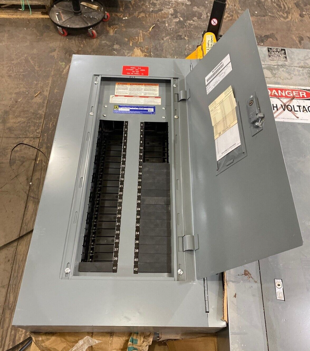 Square D NF Panelboard 125A 480Y/277V 3PH 4W 42 Cir Indoor Encl MLO 125 Amp MH38 P645 Used