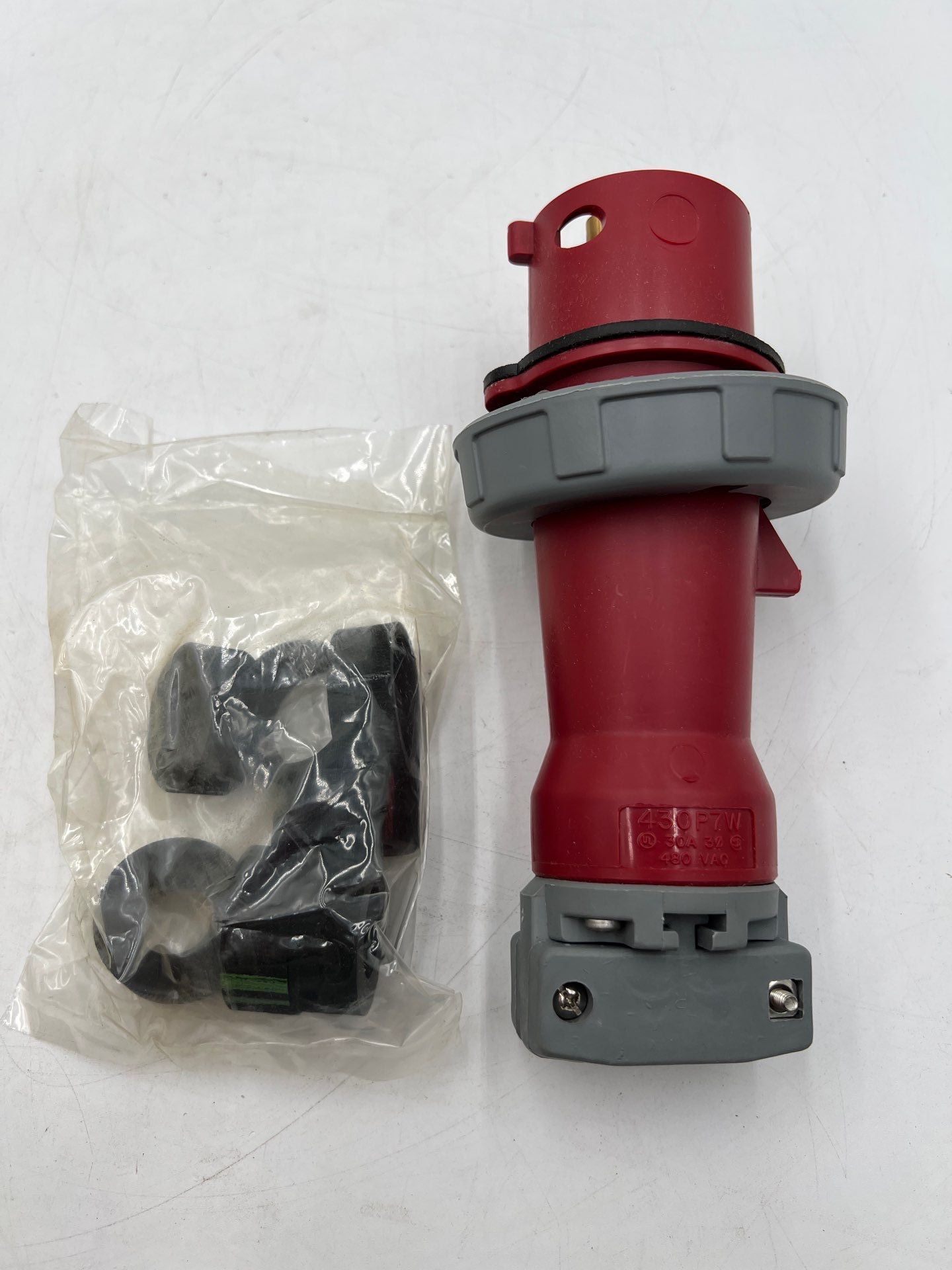 Hubbell HBL430P7W New