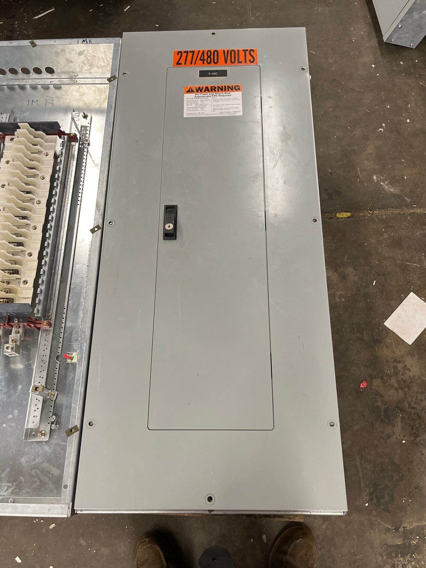 Cutler Hammer PRL2A Panelboard 225/480V 3PH 4W 42 Cir MLO Panel 225 Amp P592 Used