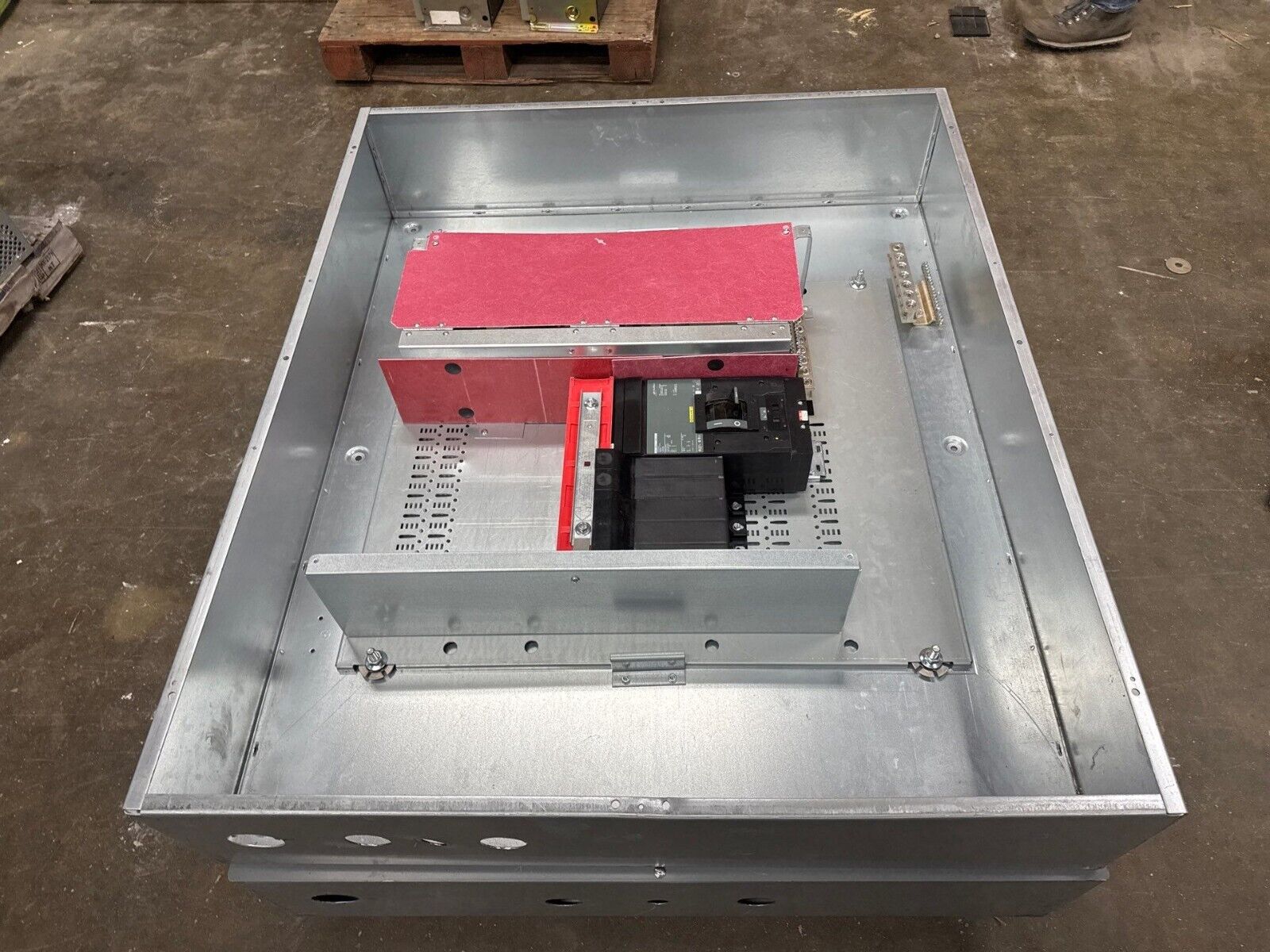 Square D HCP I-Line Panelboard 300A 208/120V 3PH 4W 18 Circuit Indoor Encl MCB P441 Used