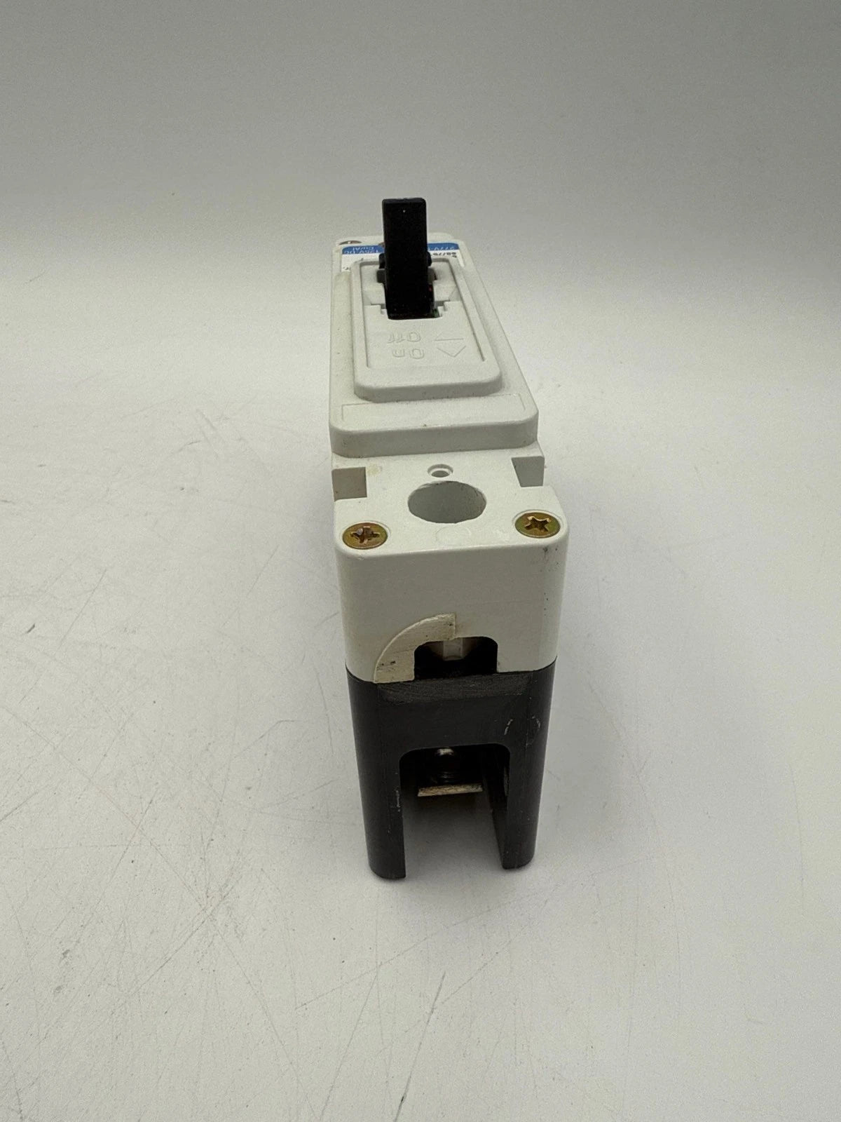 Cutler Hammer HFD1035 Circuit Breaker 35A 1P 277V HFD 65k 35 Amp 1 Pole Bolt On Used