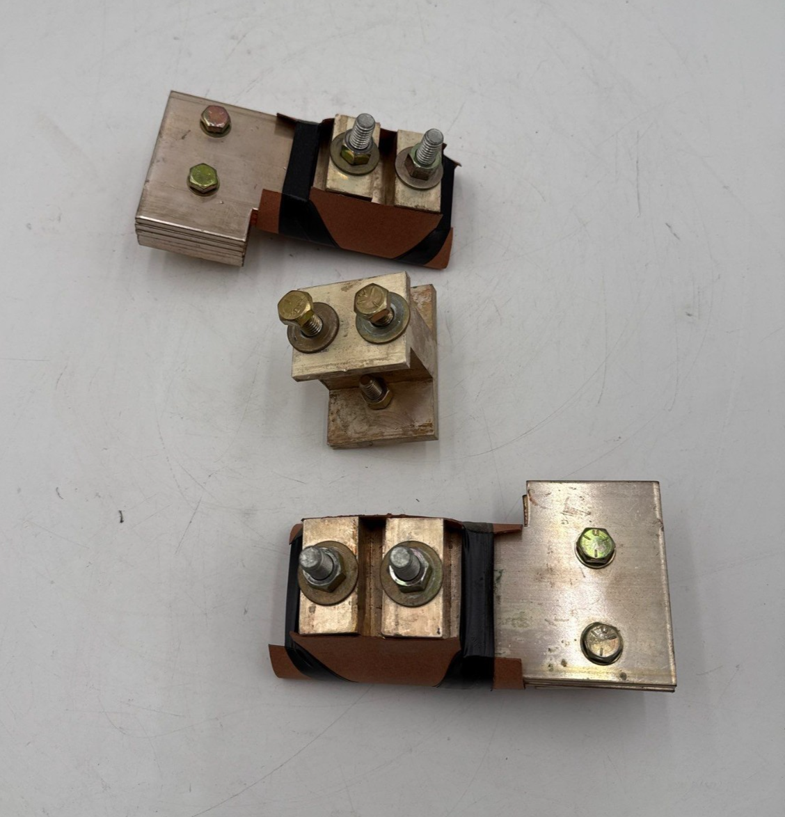 GE TJ4DPK Circuit Breaker Mounting Strap Kit 400A Max 600V Dual Twin BUS ONLY Used