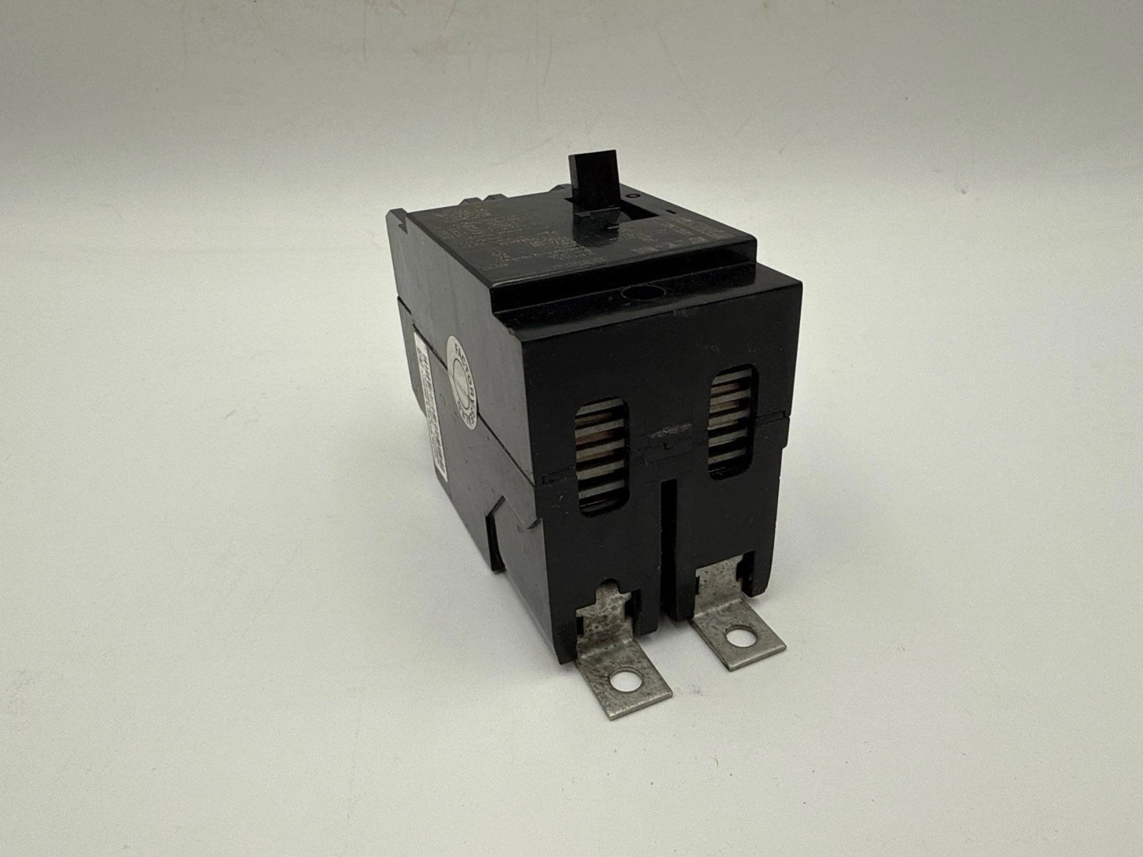 Eaton GHB2030 Circuit Breaker Bolt On 30A 2P 277/480V GHB 30 Amp 2 Pole NEW Used