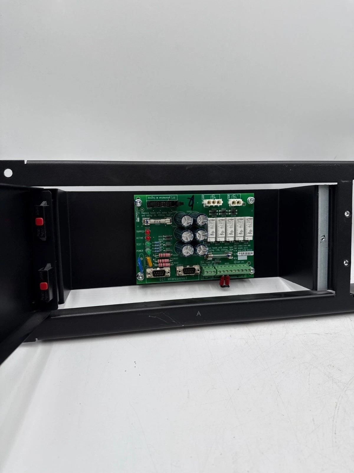 APC 640-4711B REV. 03 EPO Connection And Trip Board 6404711B With Enclosure Used